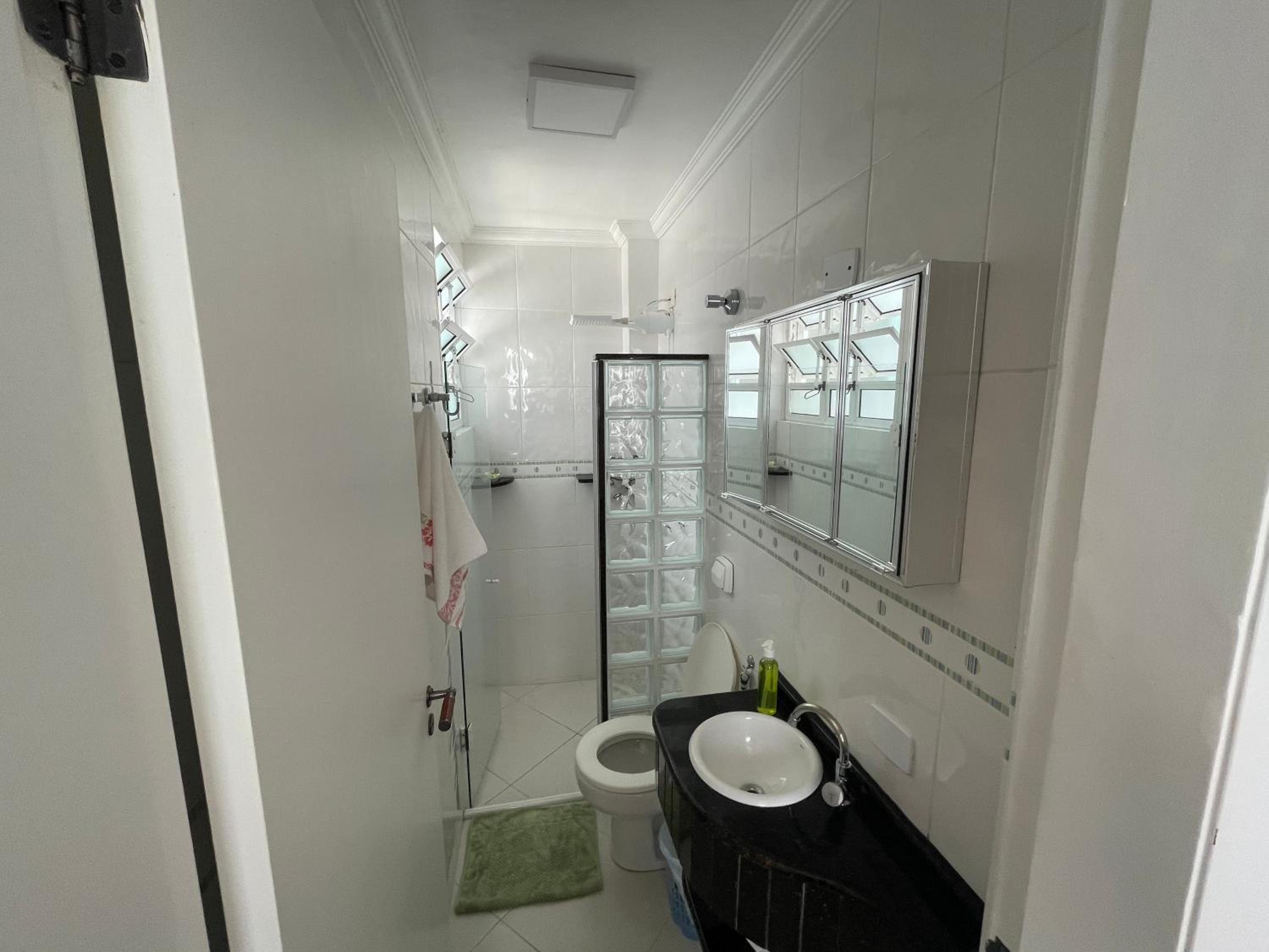 Apartamento Maré Mansa a 30 metros da praia Mansa em Caiobá com Wifi