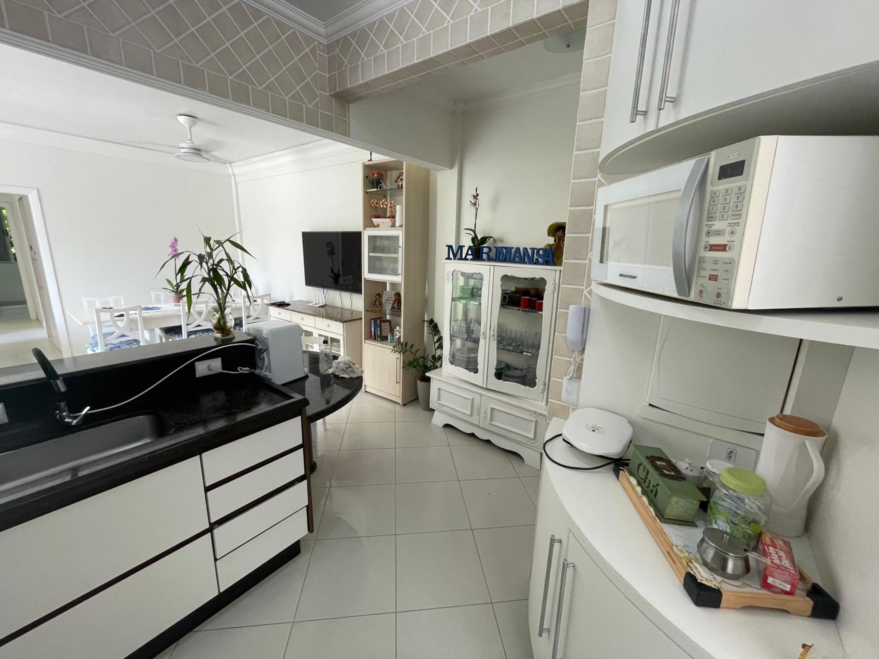 Apartamento Maré Mansa a 30 metros da praia Mansa em Caiobá com Wifi