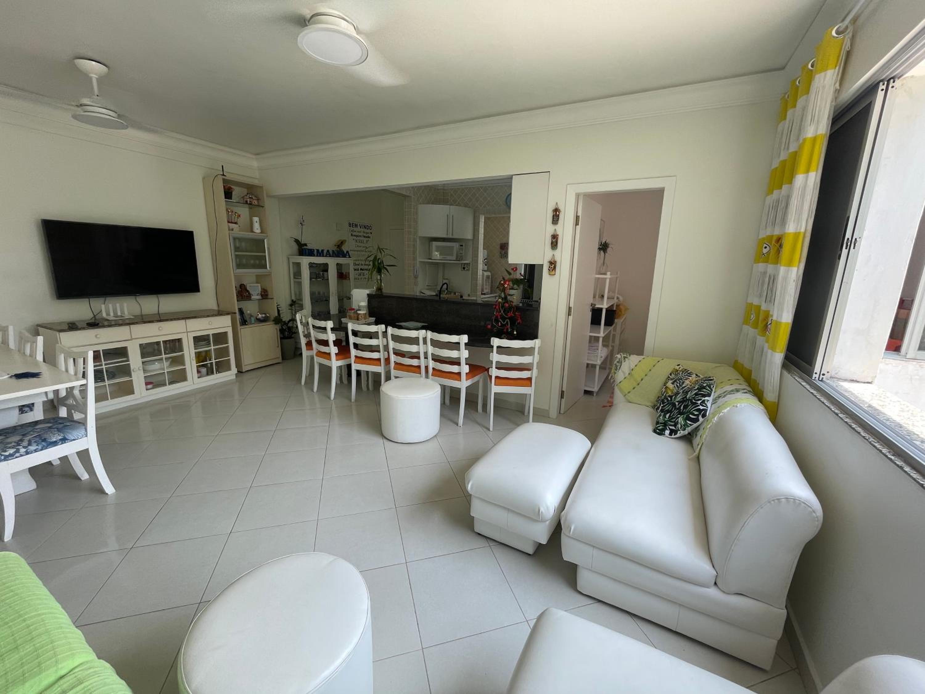 Apartamento Maré Mansa a 30 metros da praia Mansa em Caiobá com Wifi