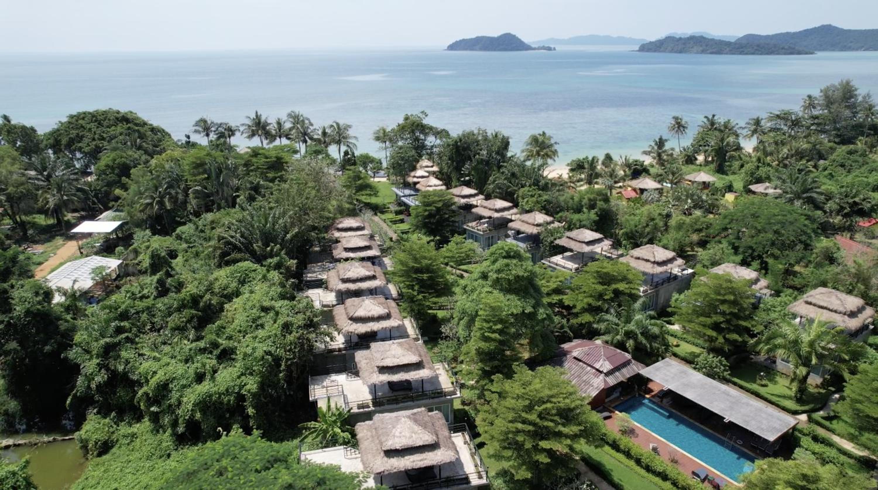 Hotel Koh Mak White Sand Beach - Image 1