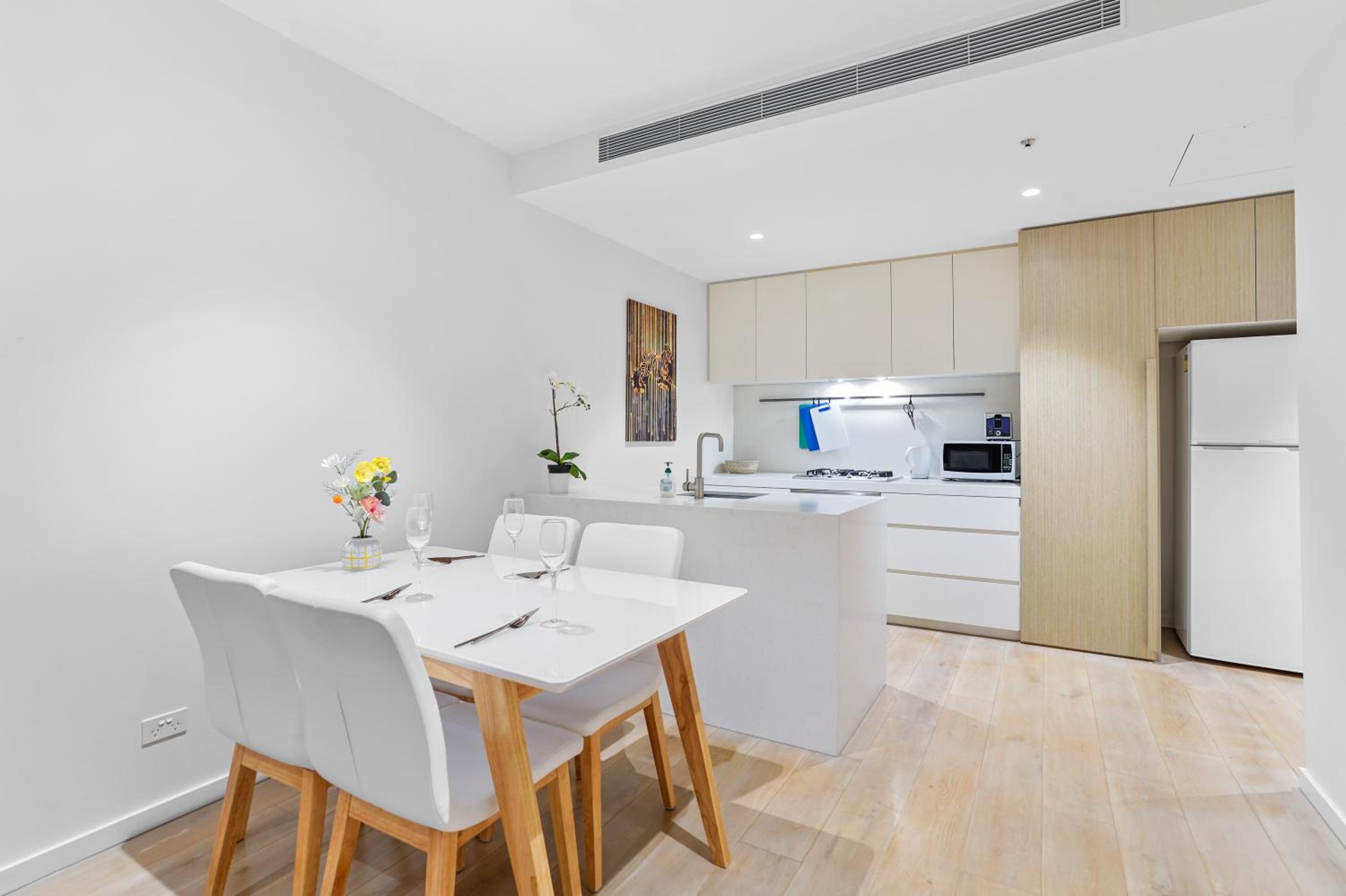 St Kilda Road 2 Bedrooms Apartment * swimming Pool