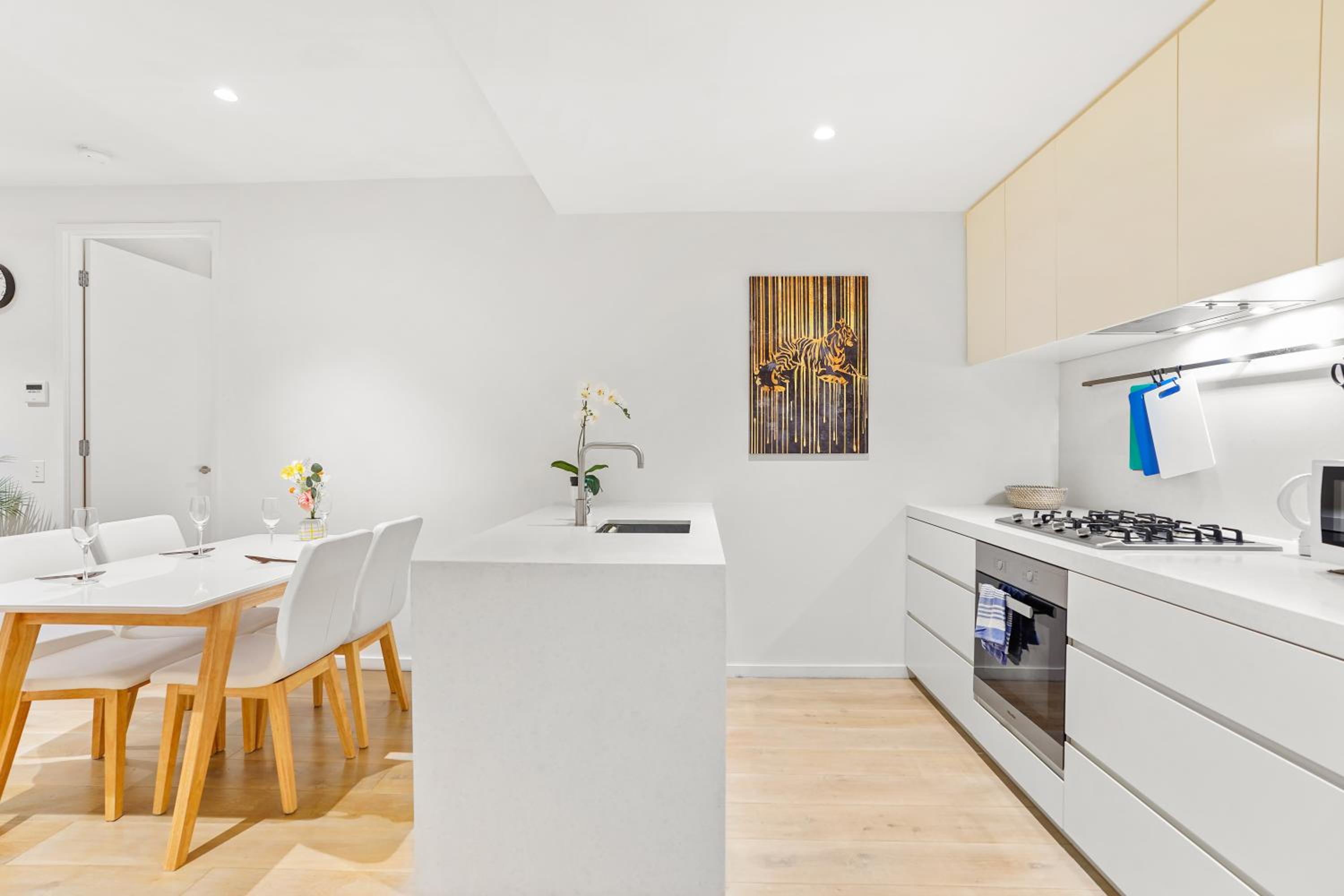 St Kilda Road 2 Bedrooms Apartment * swimming Pool