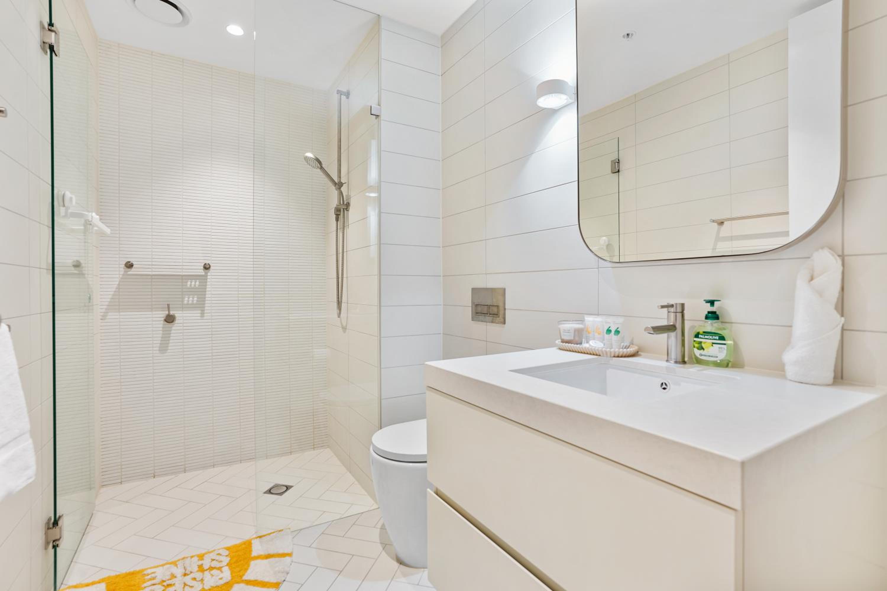 St Kilda Road 2 Bedrooms Apartment * swimming Pool