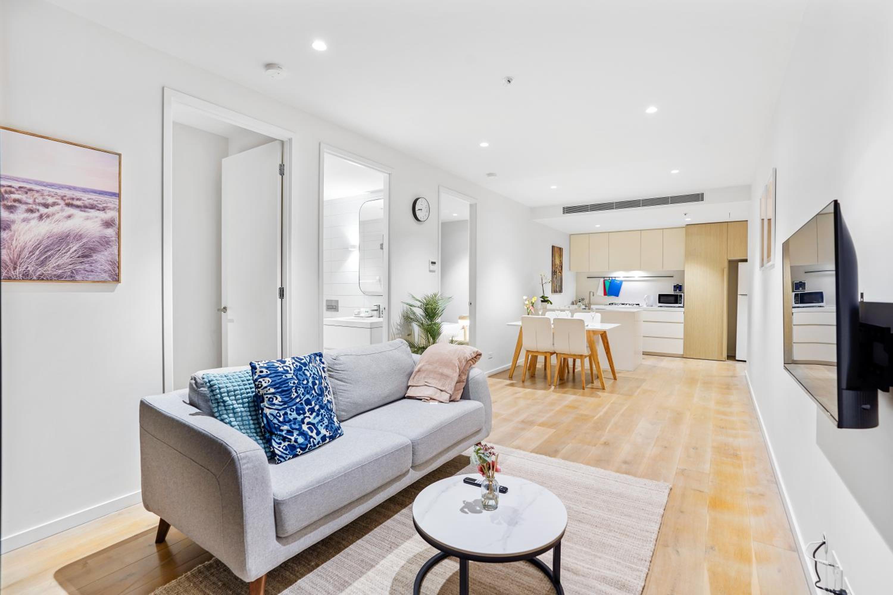 St Kilda Road 2 Bedrooms Apartment * swimming Pool