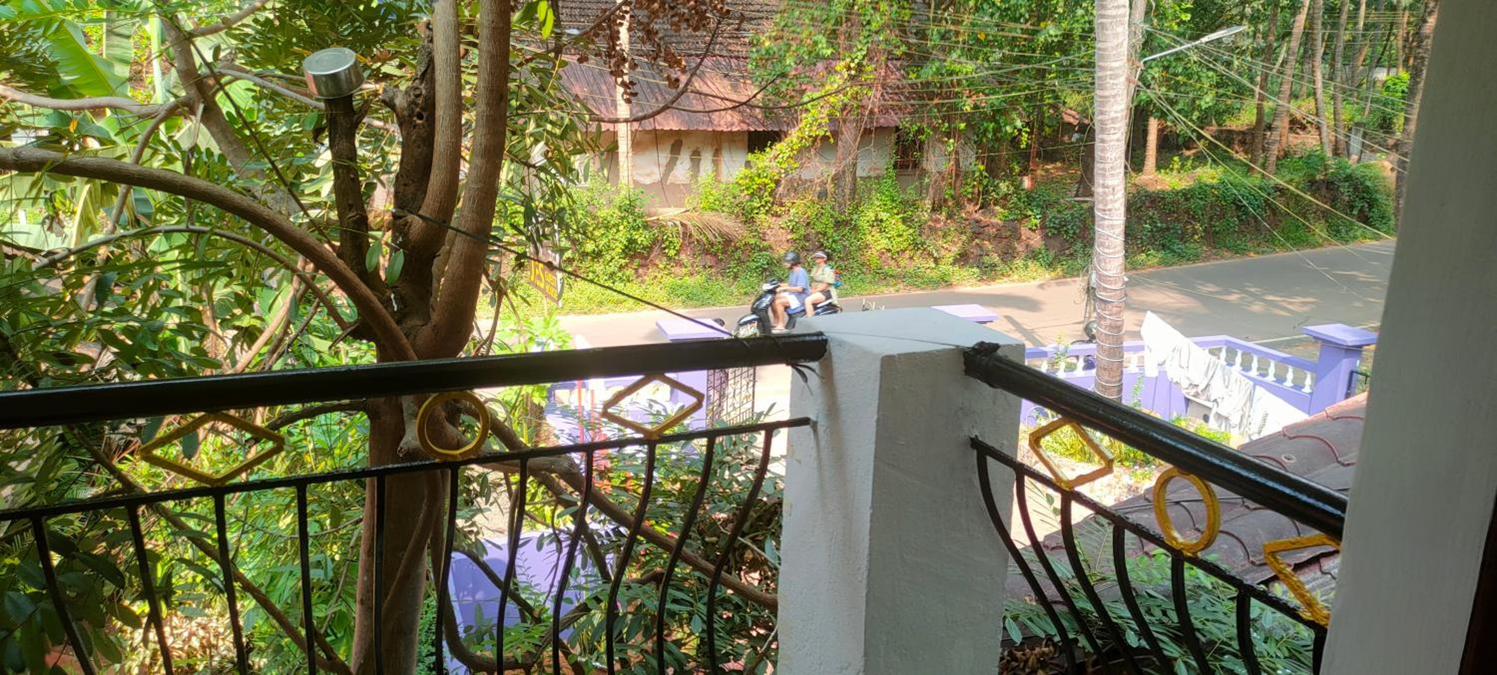 Jes Guest House
