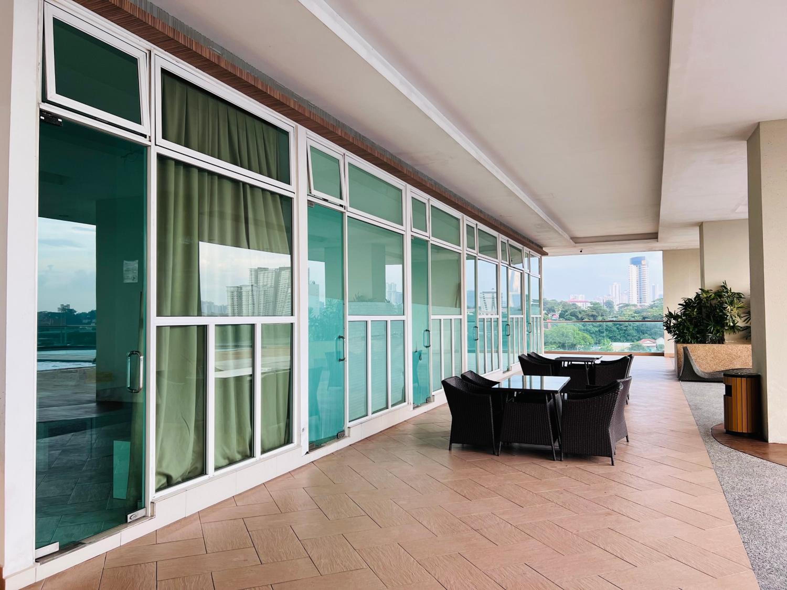 Paragon Residence 2BR4pax Sleek Stay nr CIQ Midvalley by Our Stay