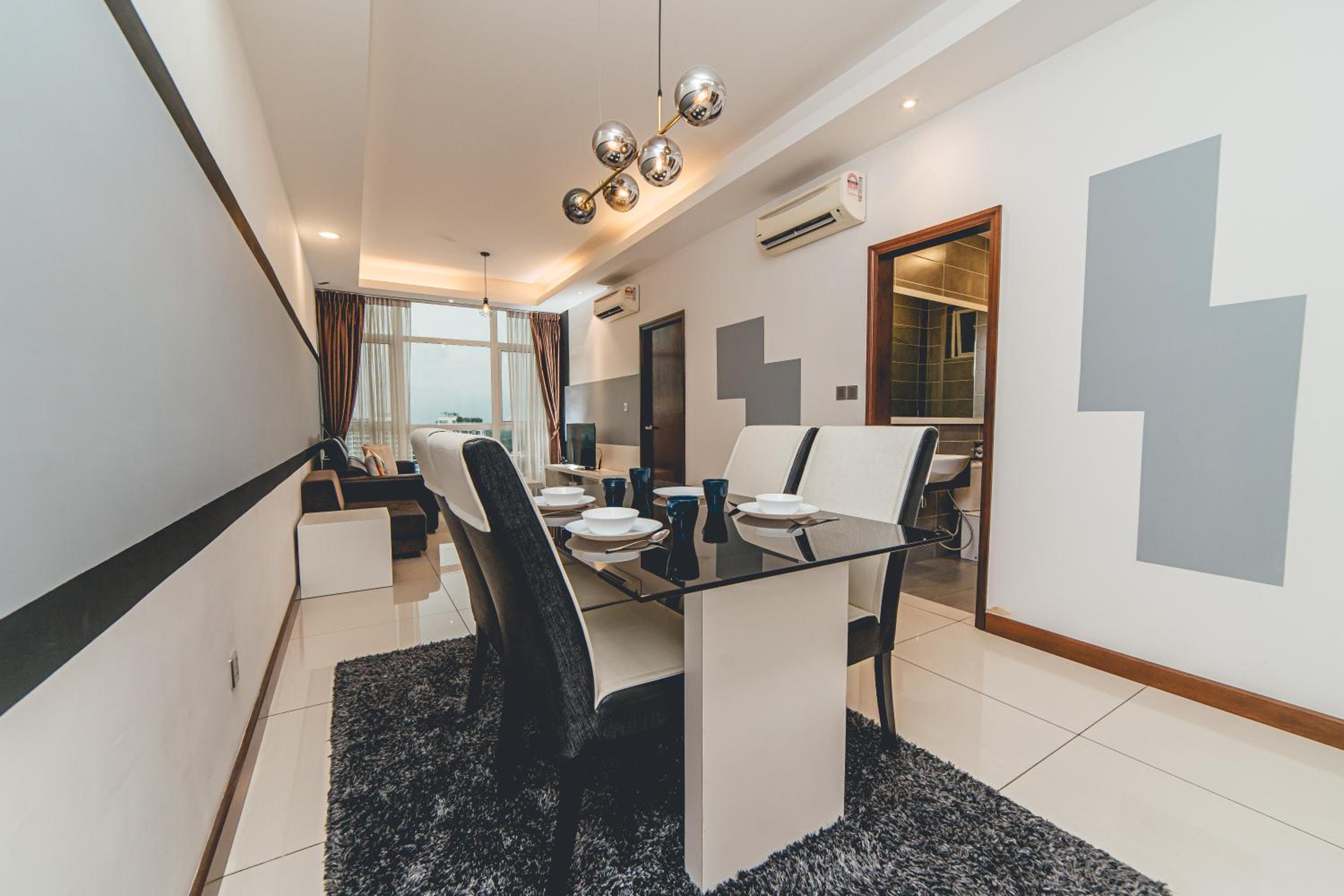 Paragon Residence 2BR4pax Sleek Stay nr CIQ Midvalley by Our Stay