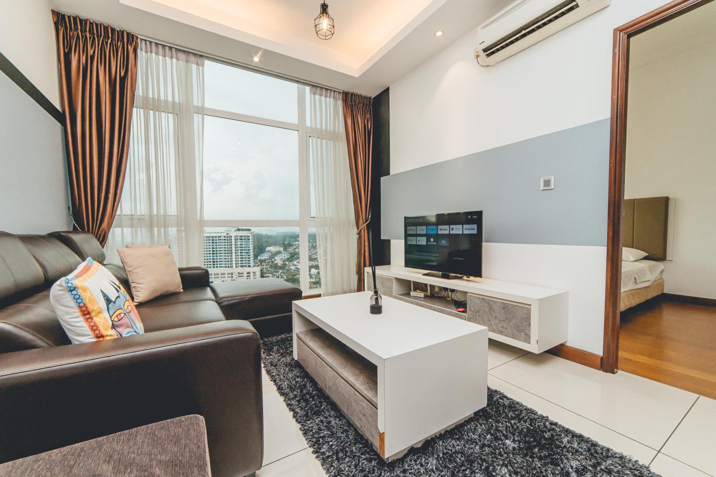 Paragon Residence 2BR4pax Sleek Stay nr CIQ Midvalley by Our Stay
