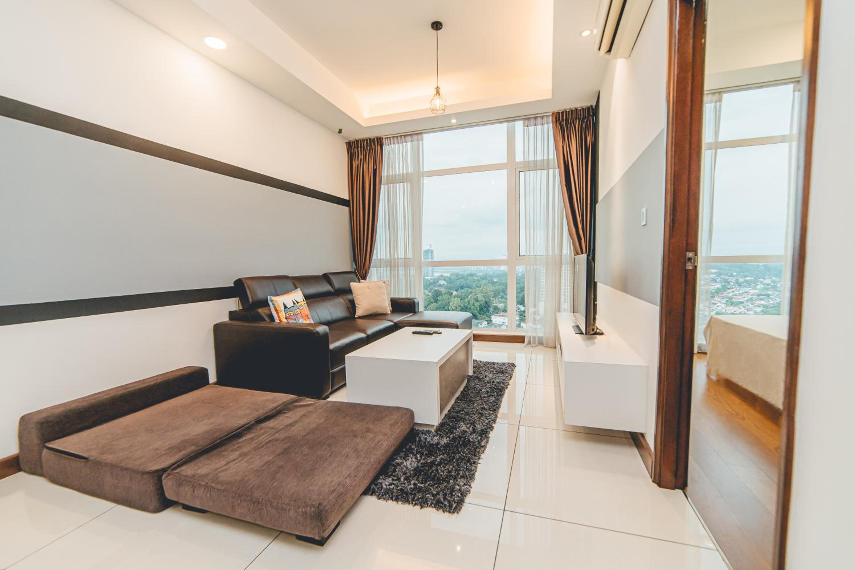 Paragon Residence 2BR4pax Sleek Stay nr CIQ Midvalley by Our Stay