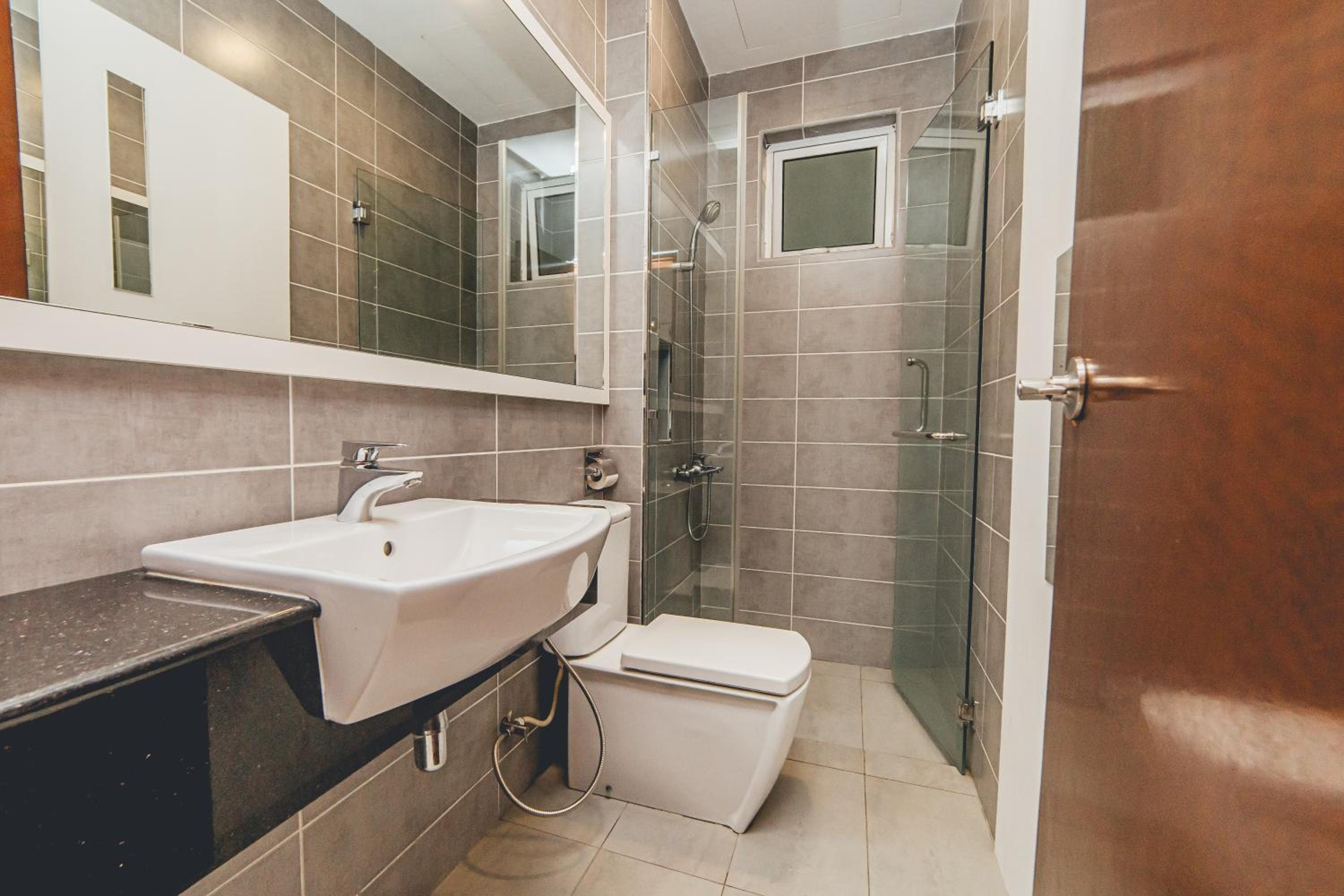 Paragon Residence 2BR4pax Sleek Stay nr CIQ Midvalley by Our Stay