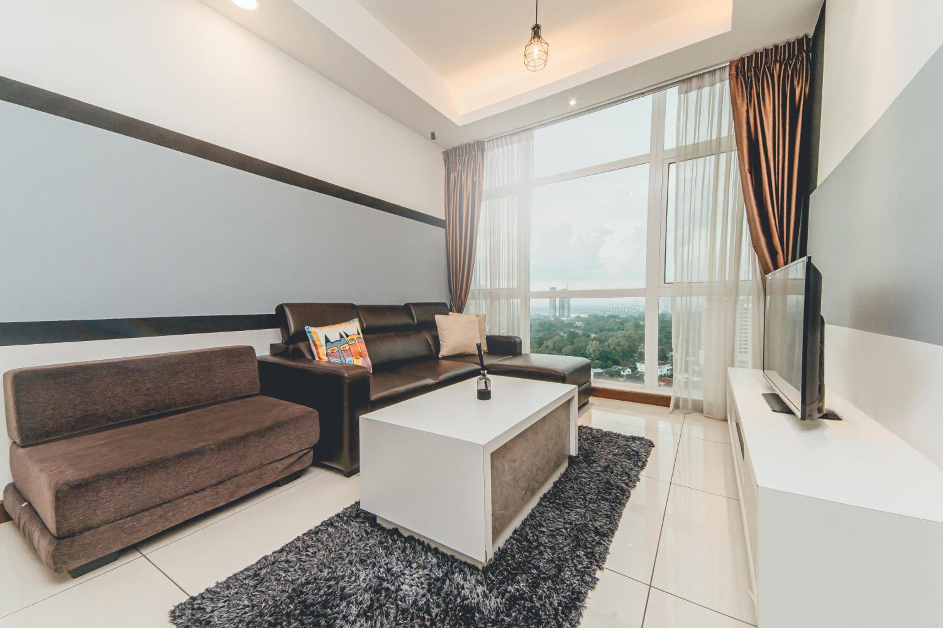 Paragon Residence 2BR4pax Sleek Stay nr CIQ Midvalley by Our Stay
