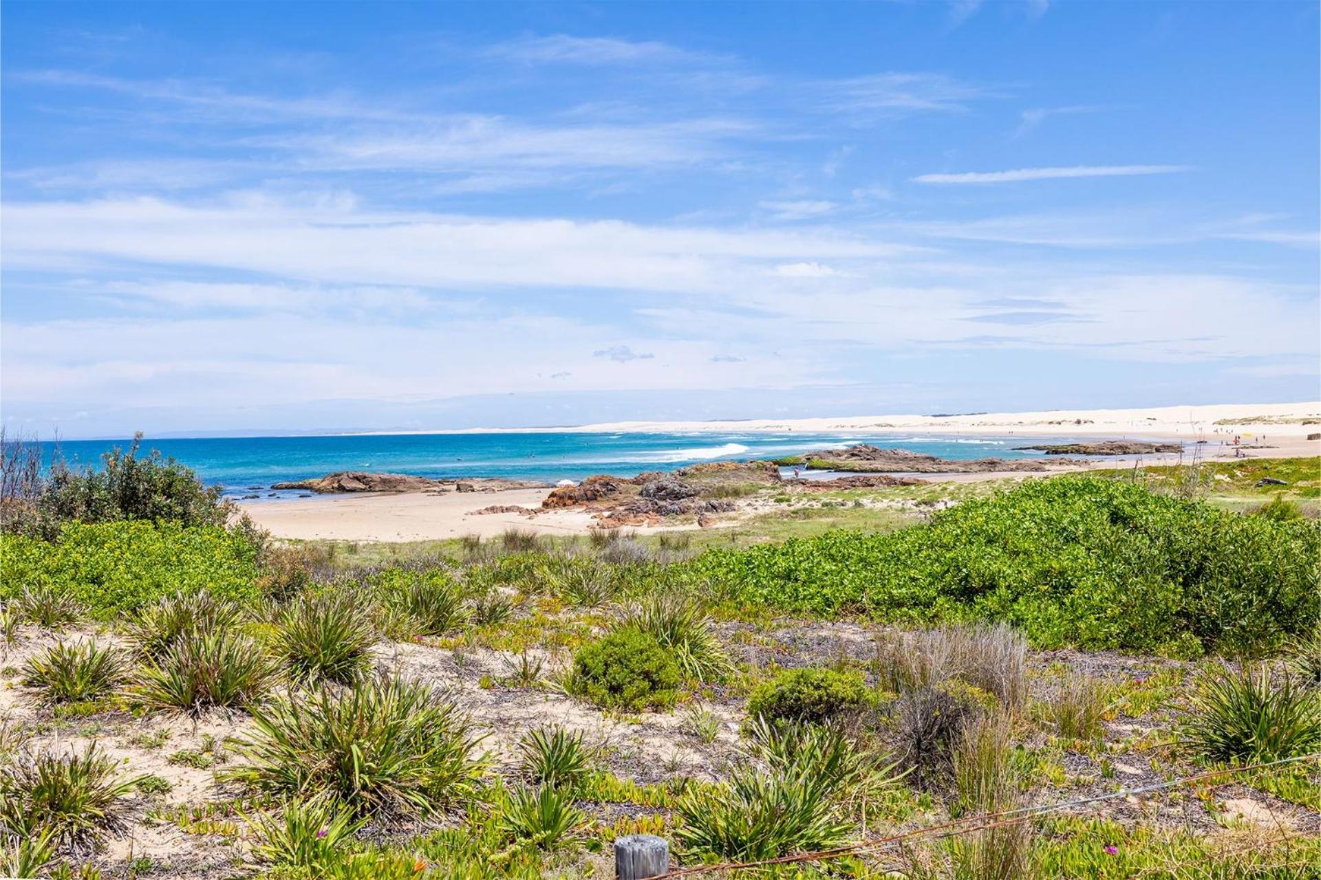 Birubi First Wave, 45a Ocean Ave - pet friendly, waterfront, waterviews, air con, Wi-Fi
