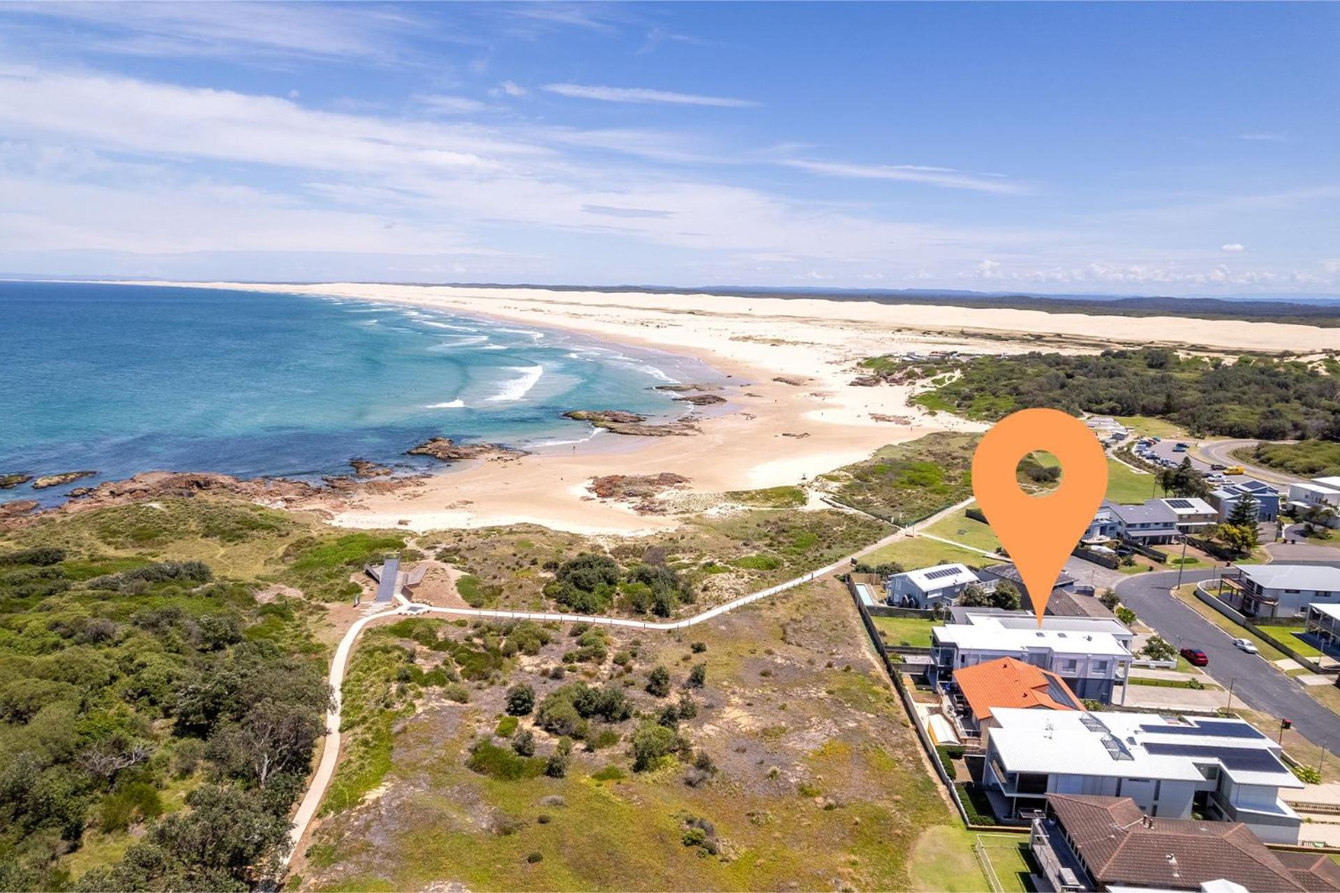 Birubi First Wave, 45a Ocean Ave - pet friendly, waterfront, waterviews, air con, Wi-Fi