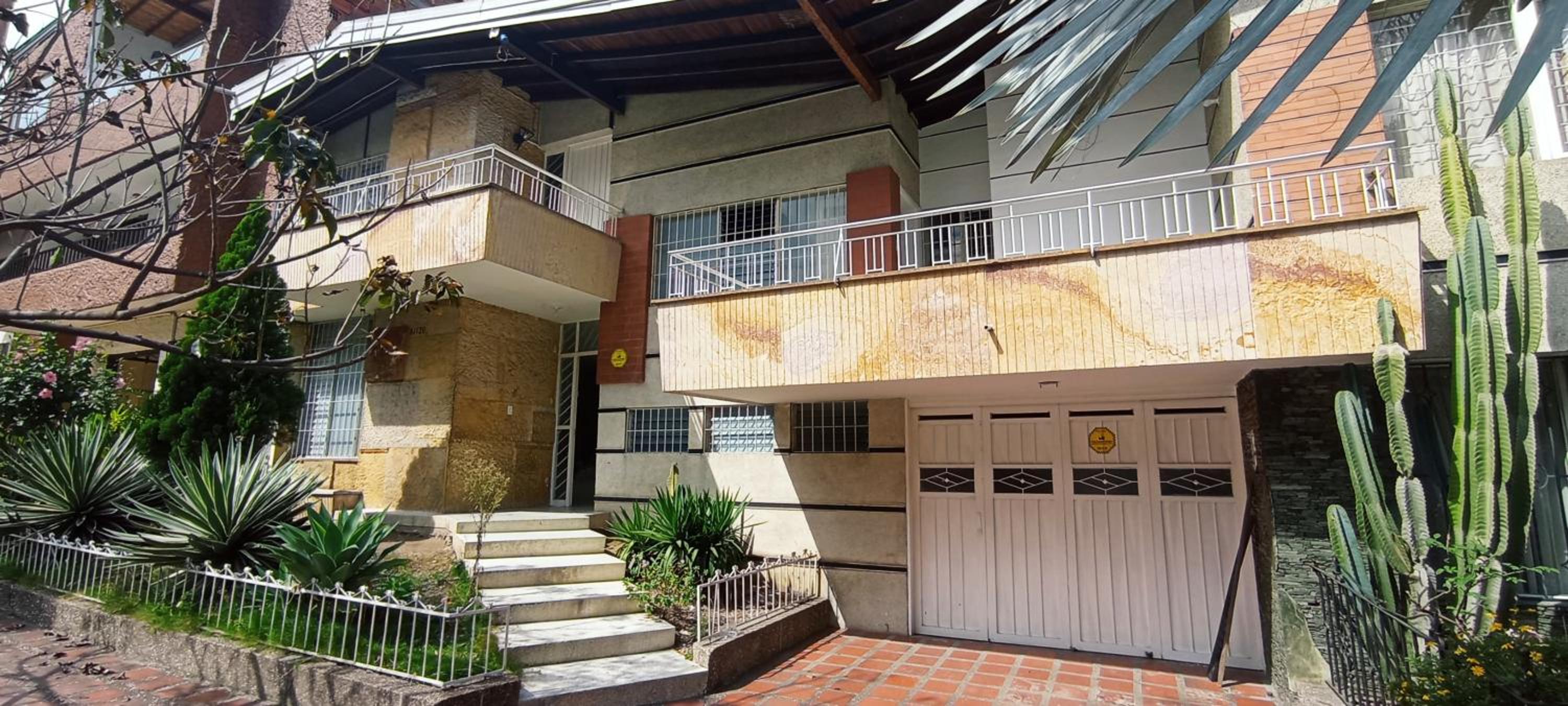 Casa Babylon