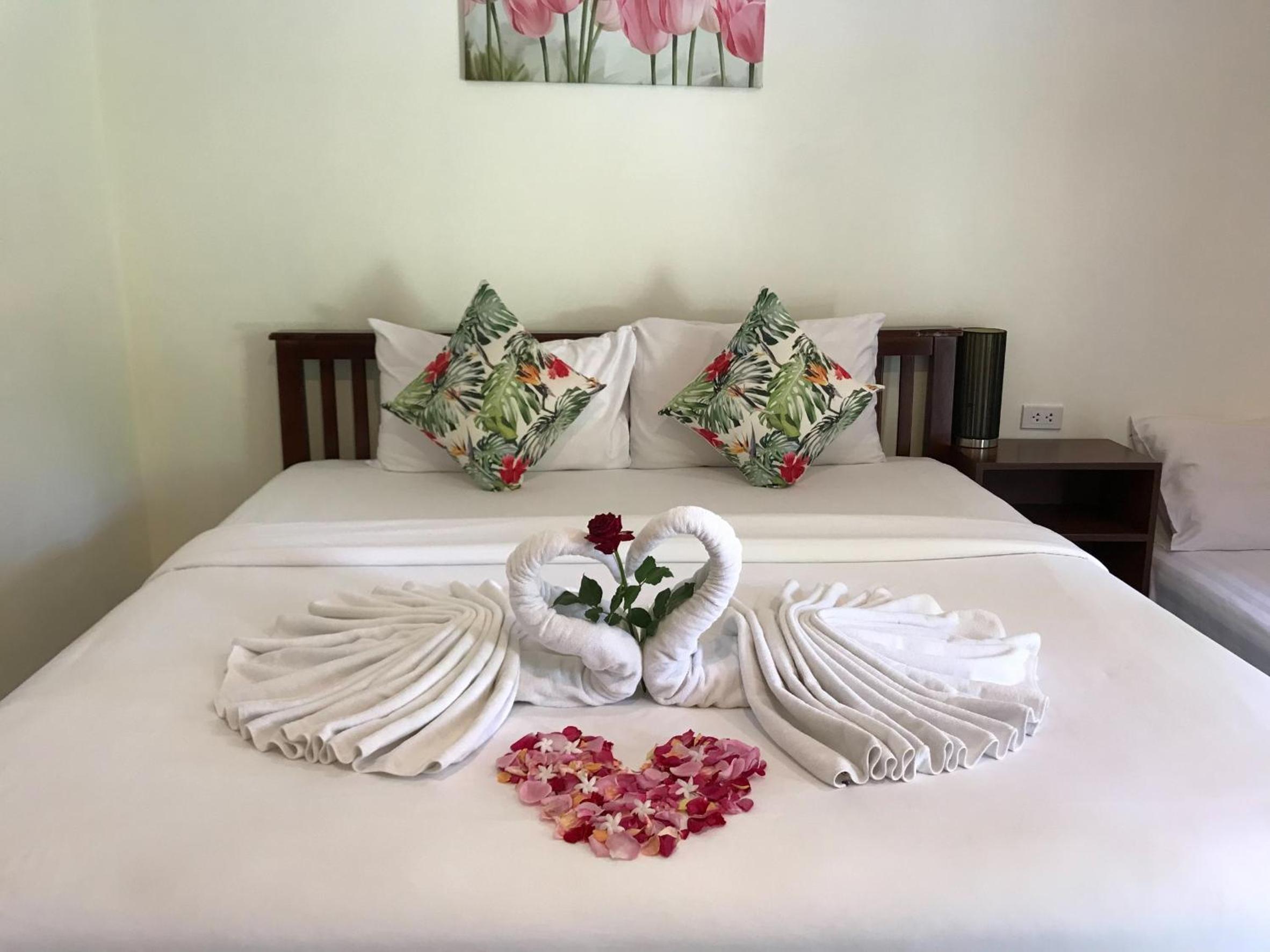 Baan Suan Rim Klong Resort