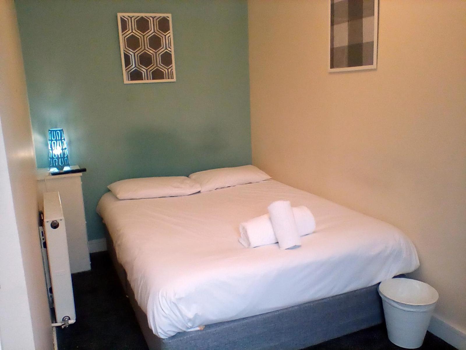 Irvine Riverside Guesthouse