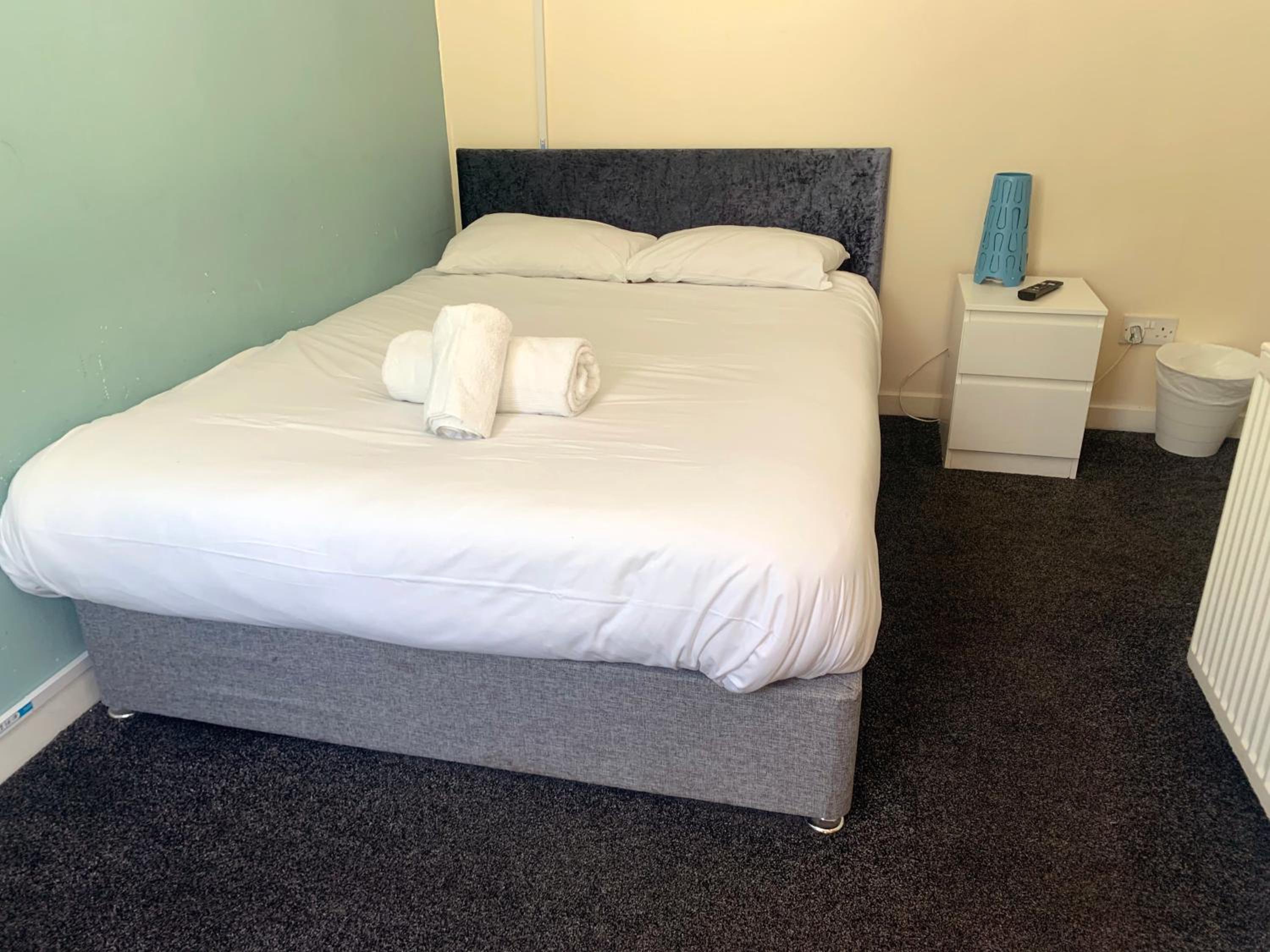 Irvine Riverside Guesthouse