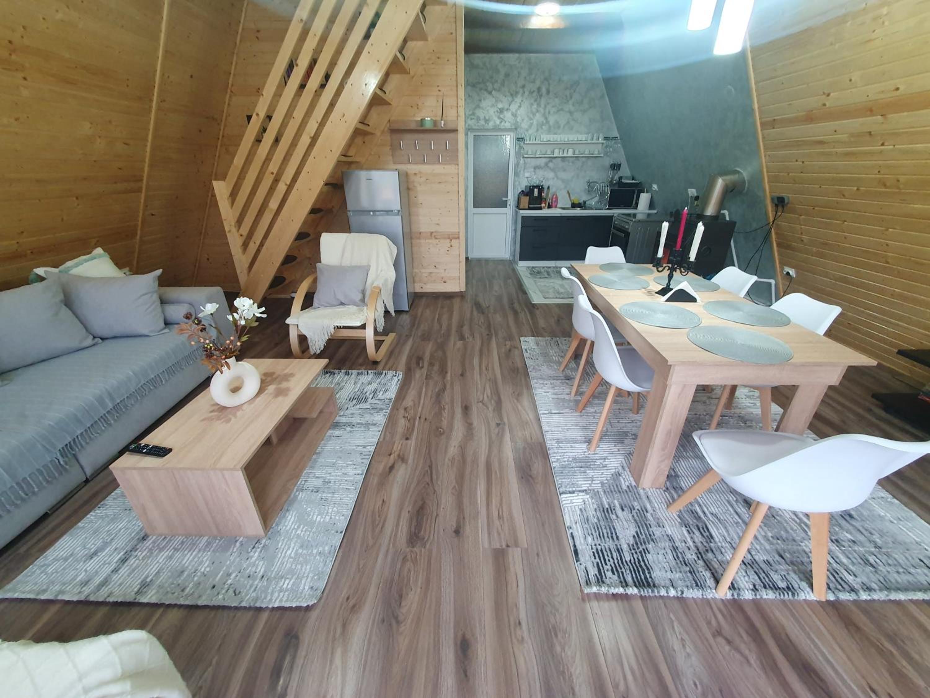 Cabana Apuseni Forest