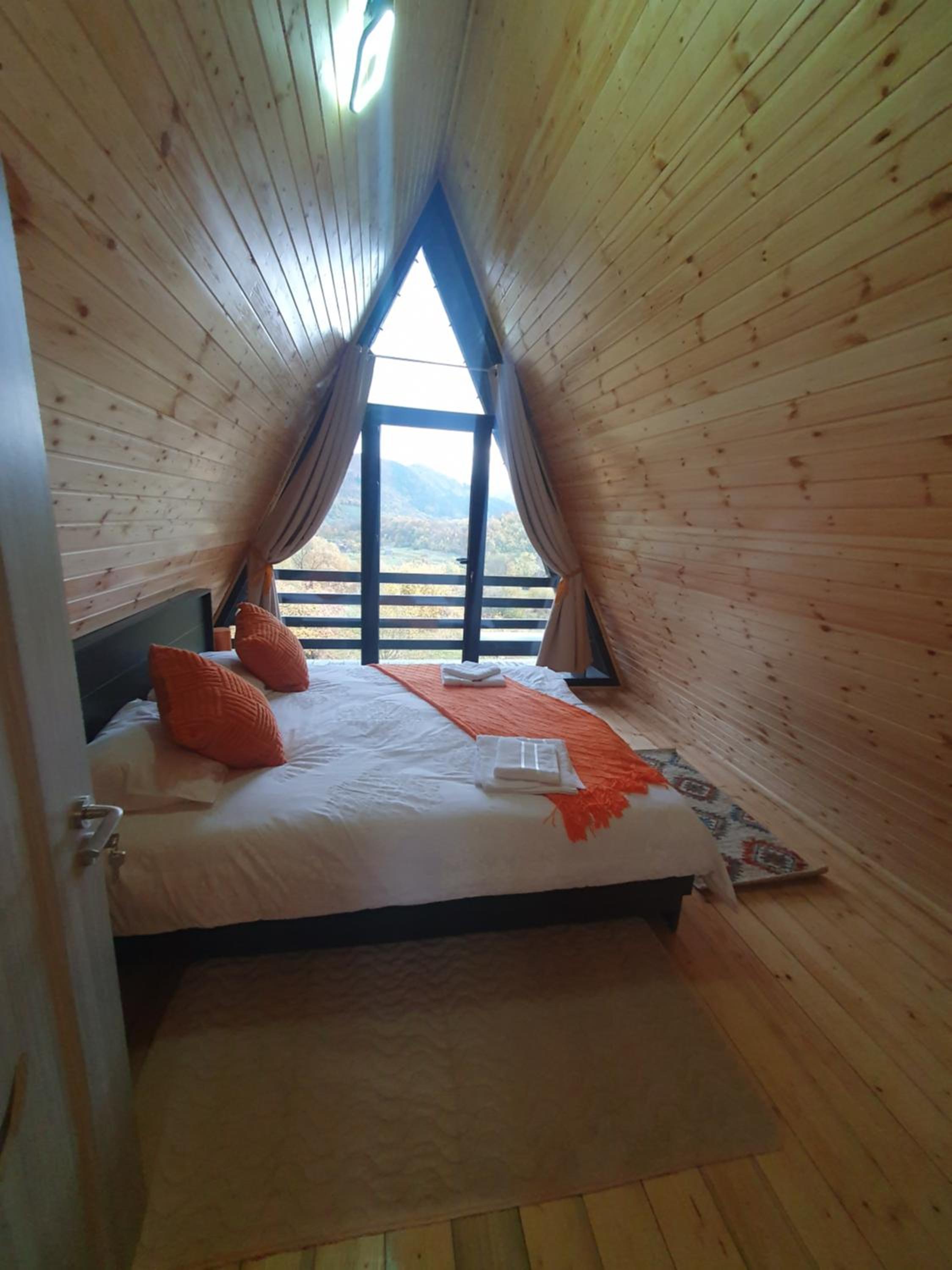 Cabana Apuseni Forest
