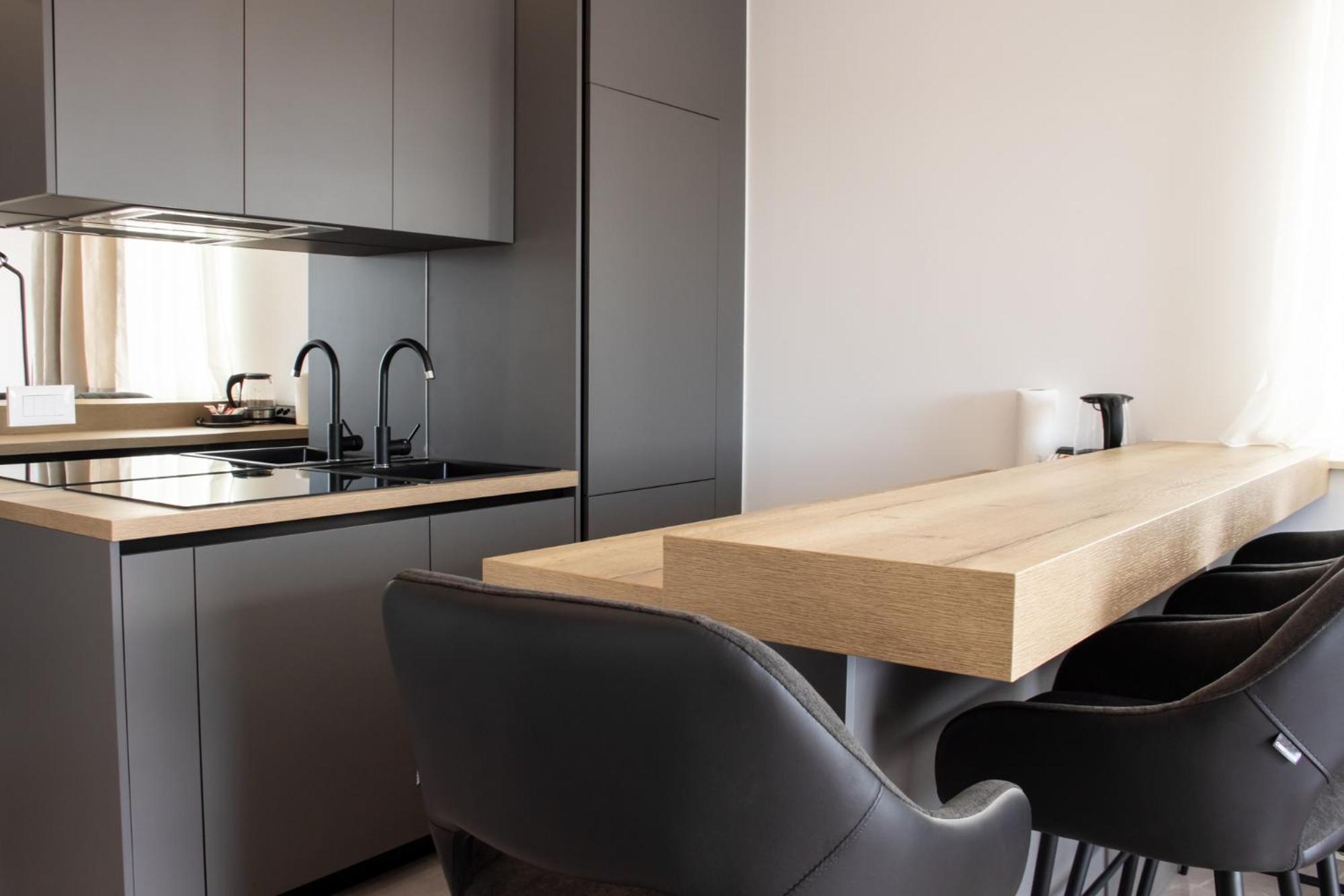 Hugo apartments