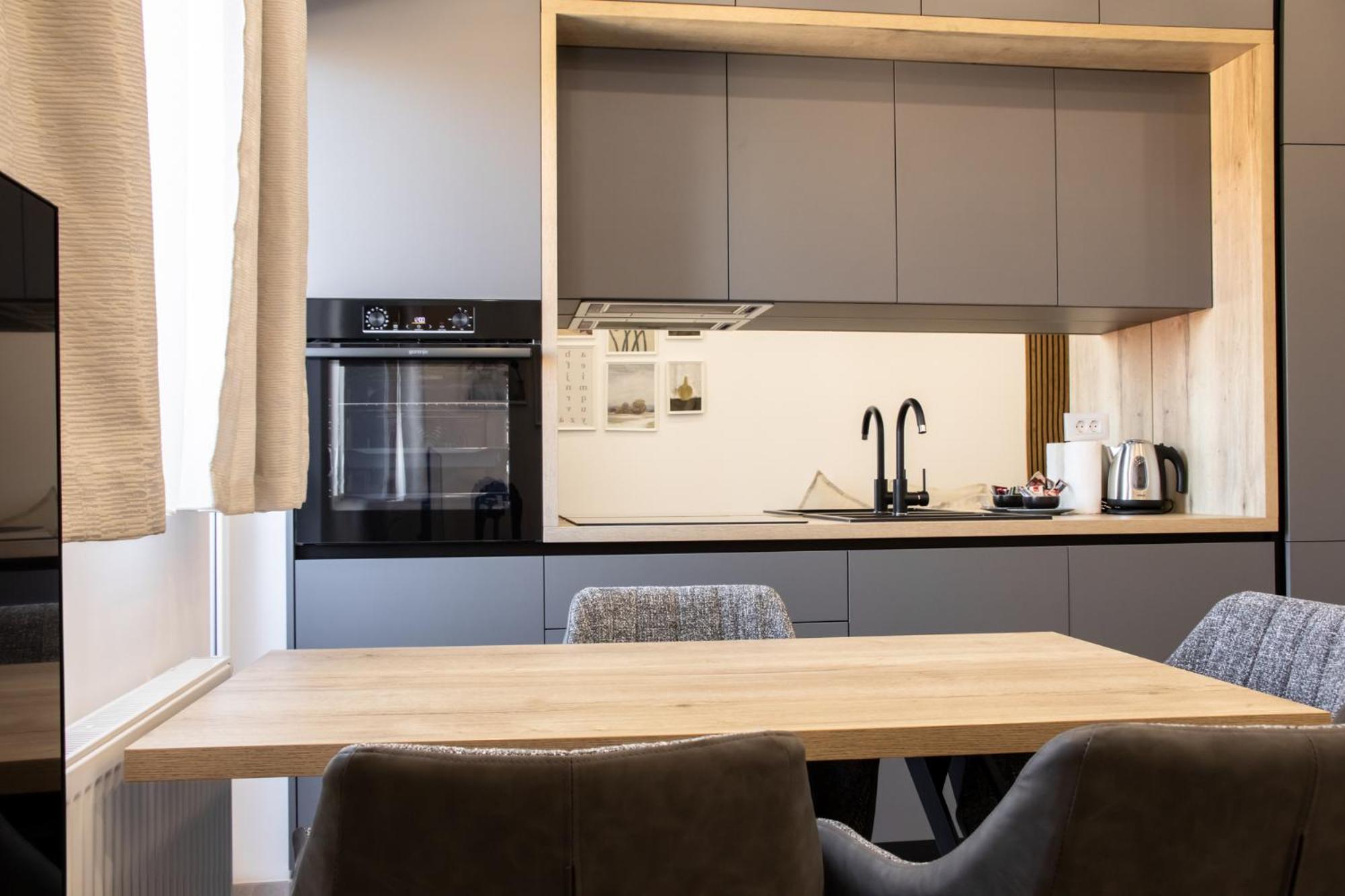 Hugo apartments