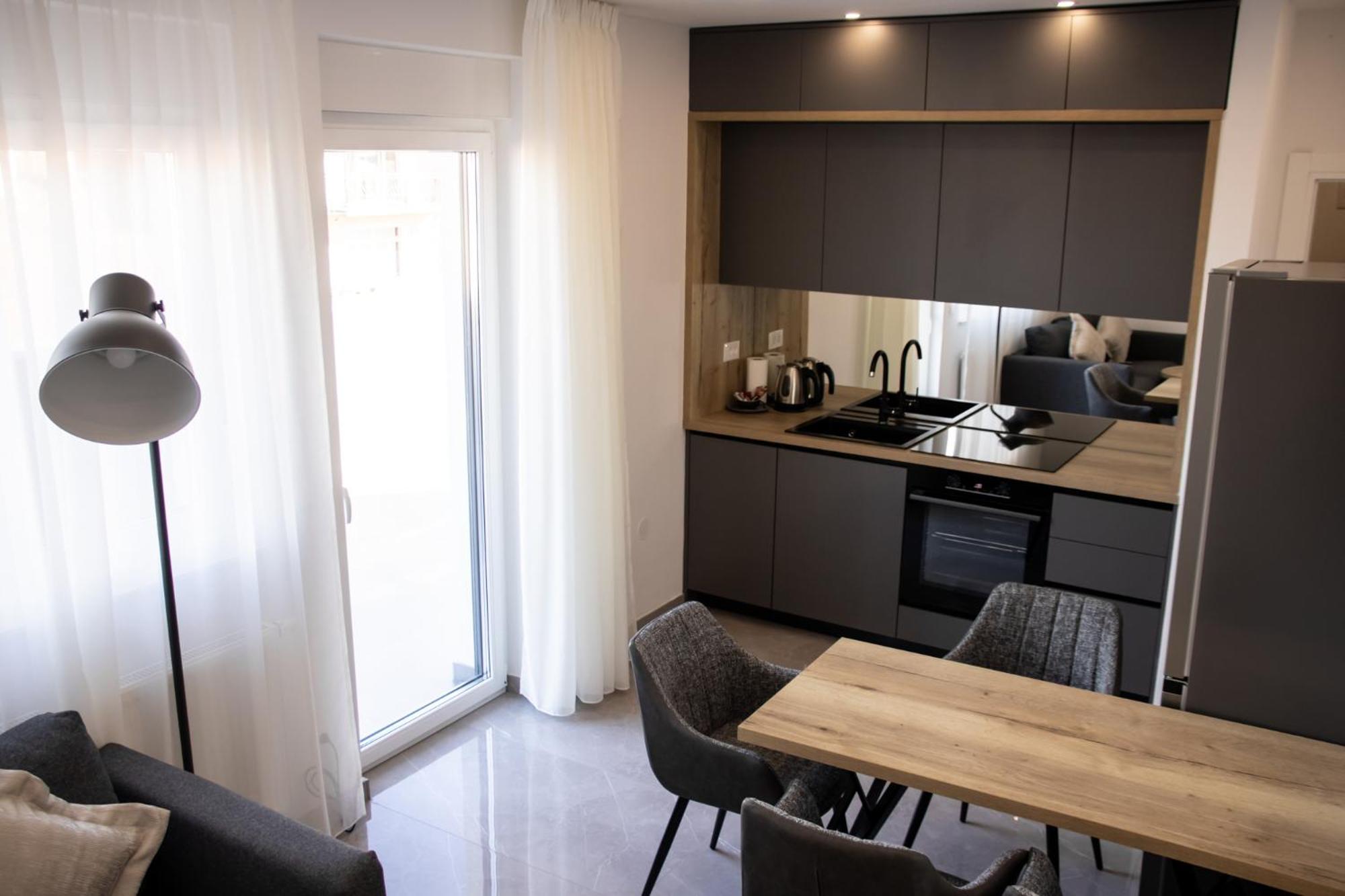 Hugo apartments