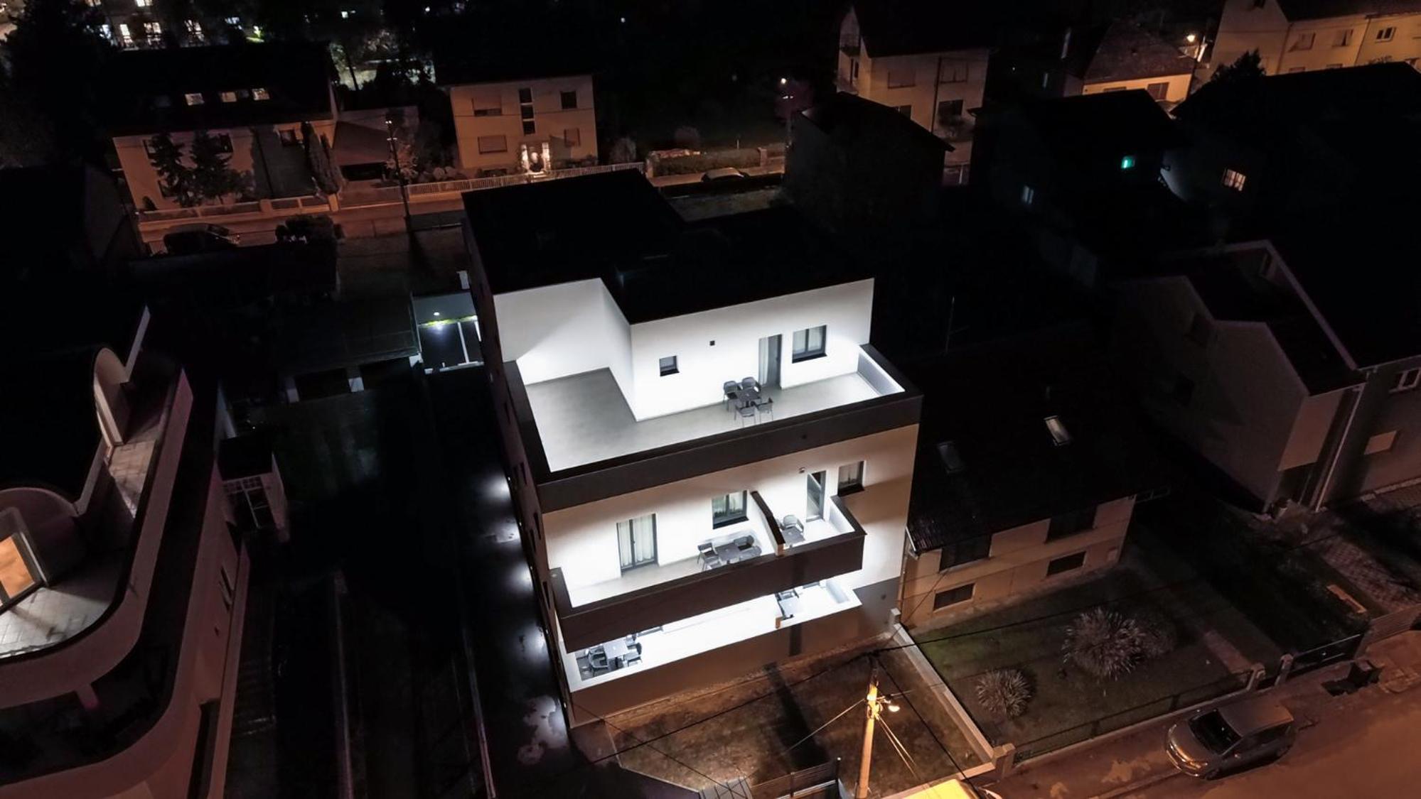 Hugo apartments