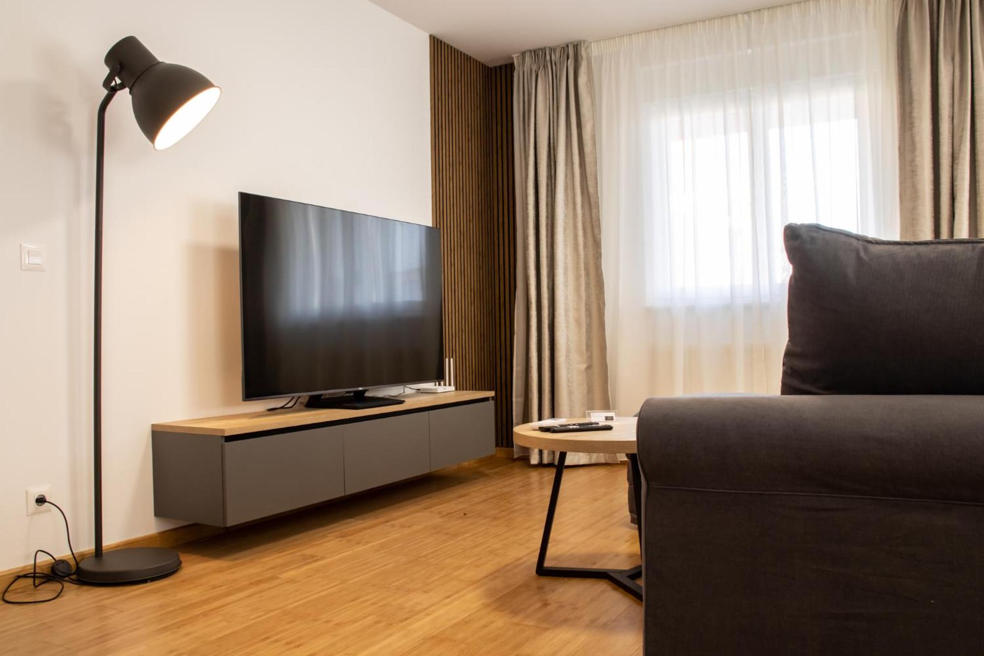Hugo apartments