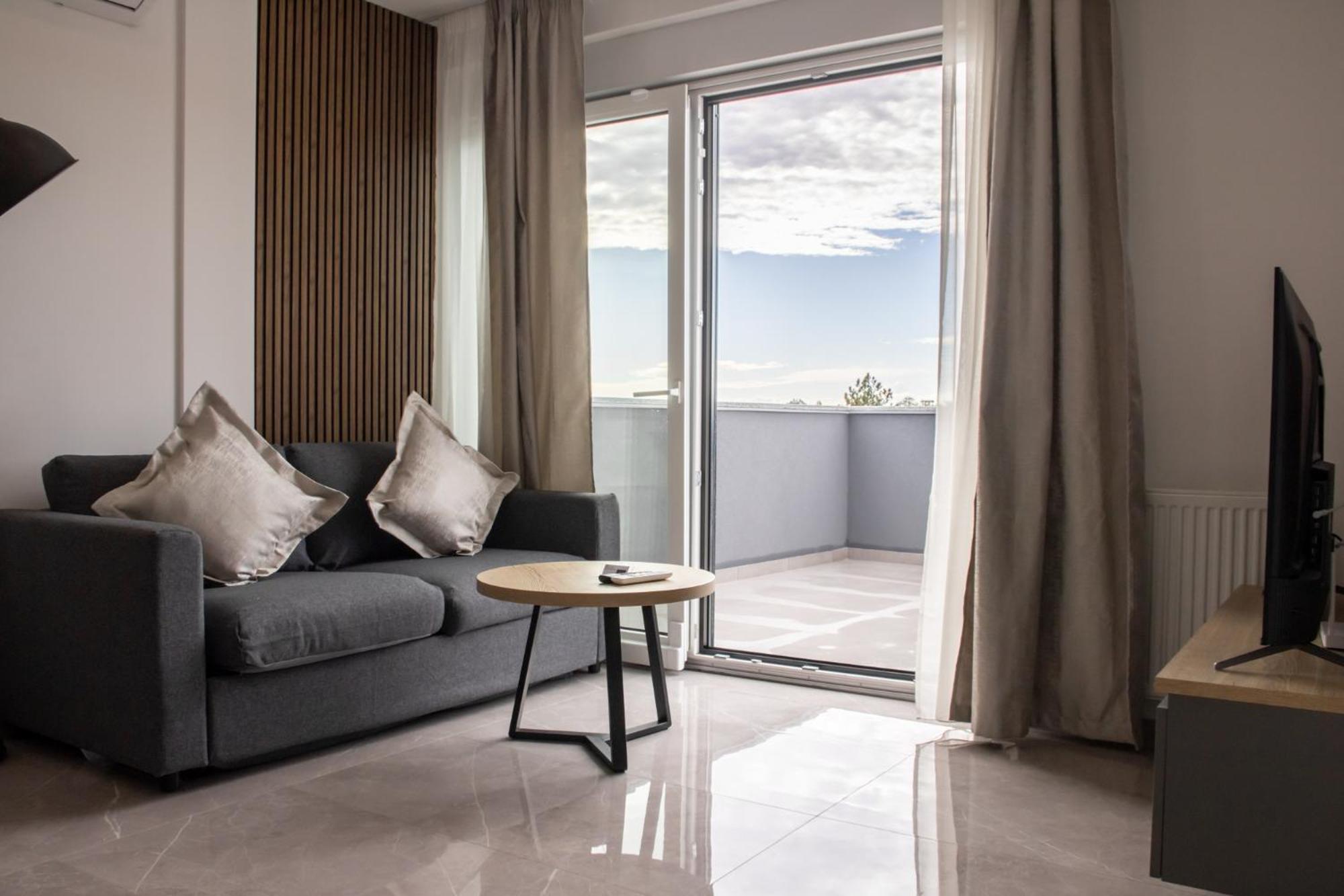 Hugo apartments