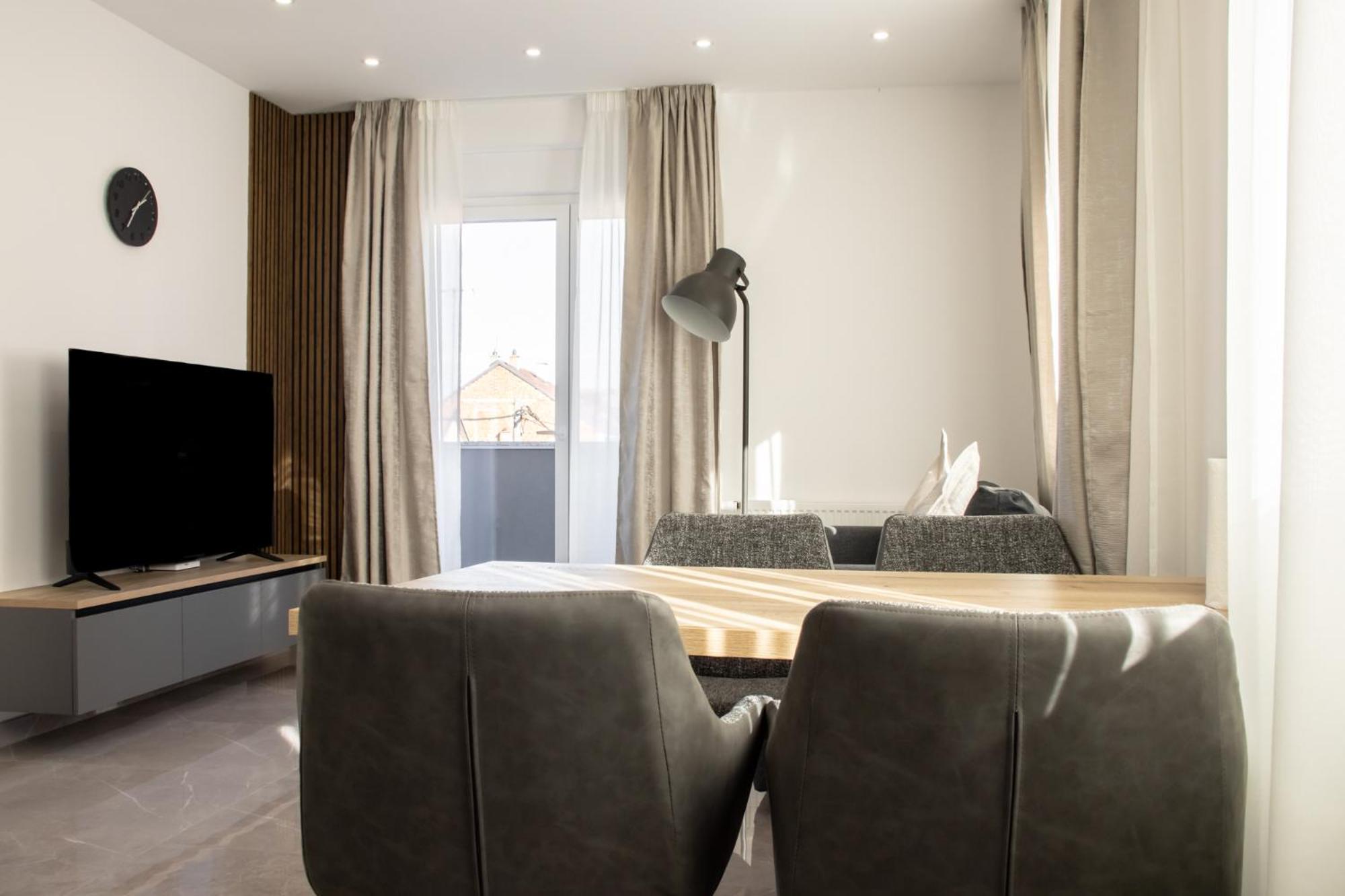 Hugo apartments