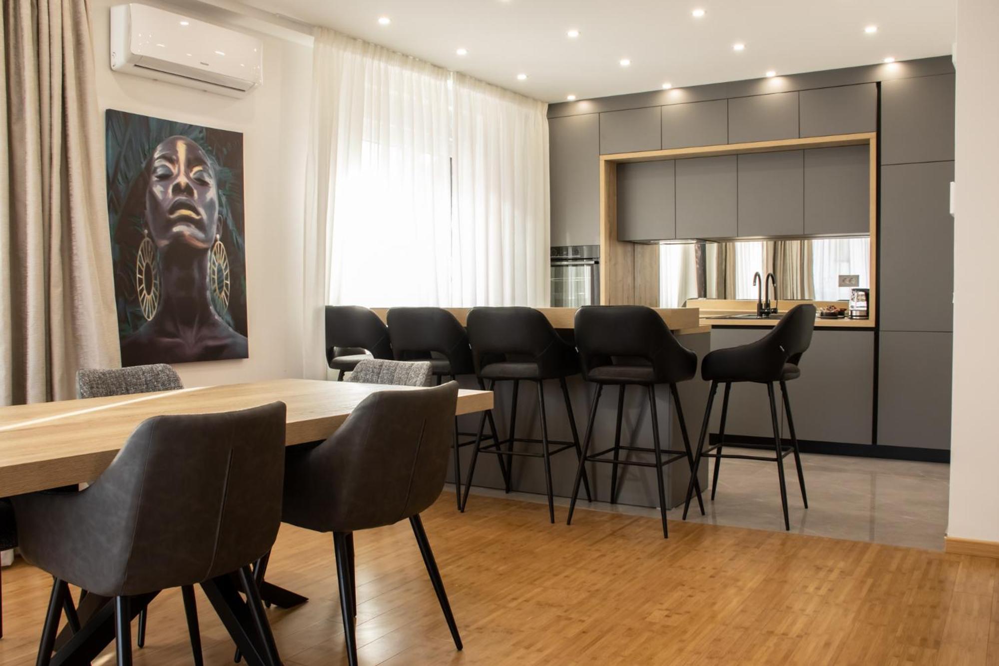 Hugo apartments