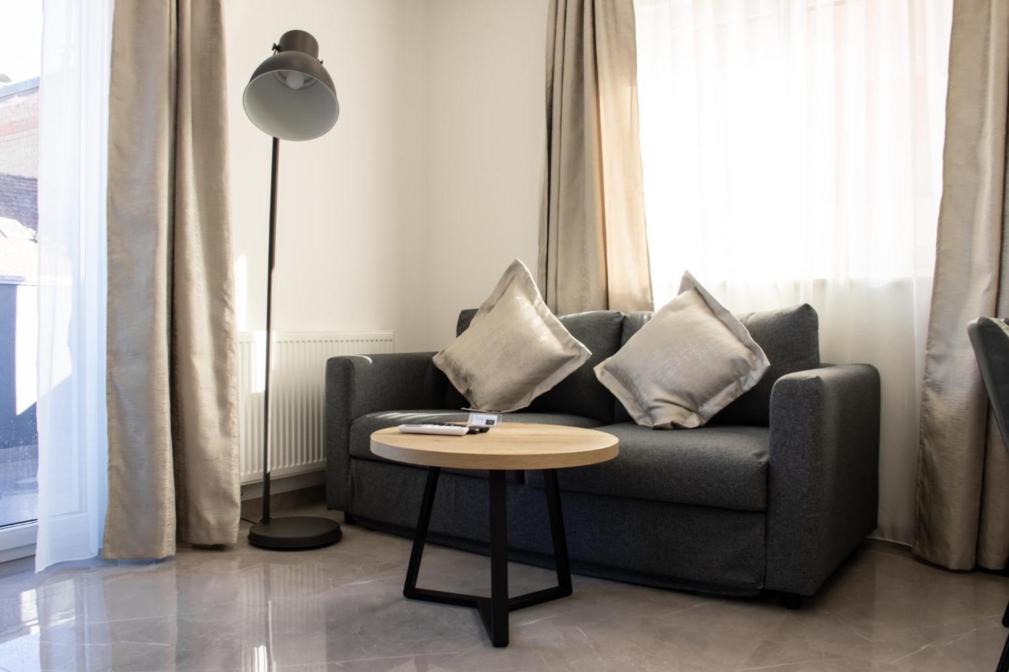 Hugo apartments
