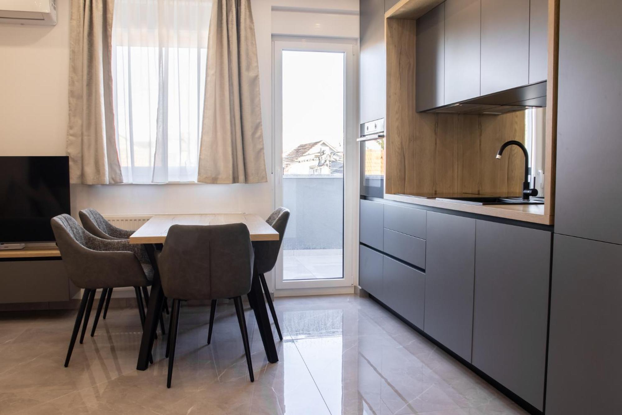 Hugo apartments
