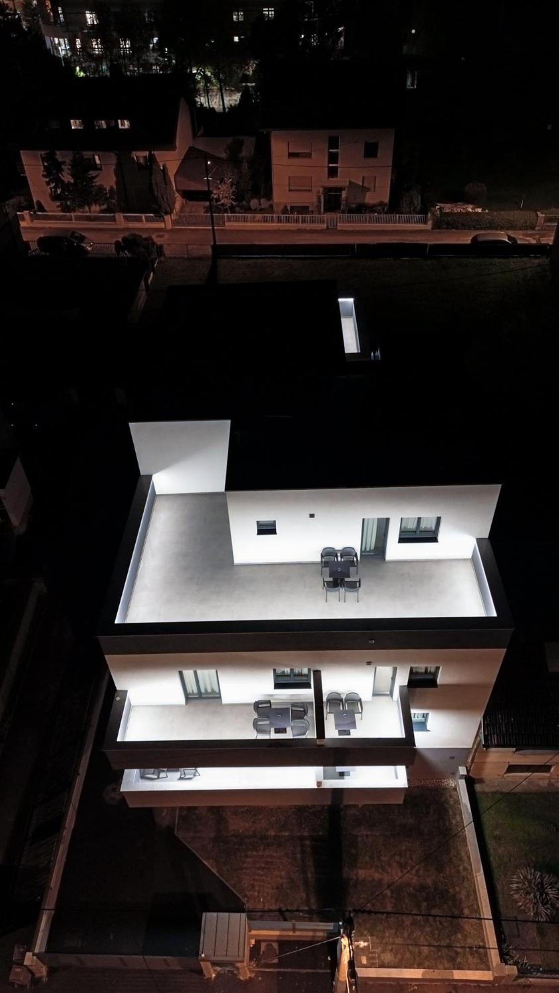 Hugo apartments
