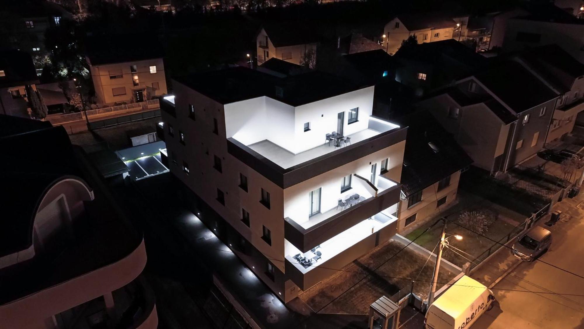 Hugo apartments