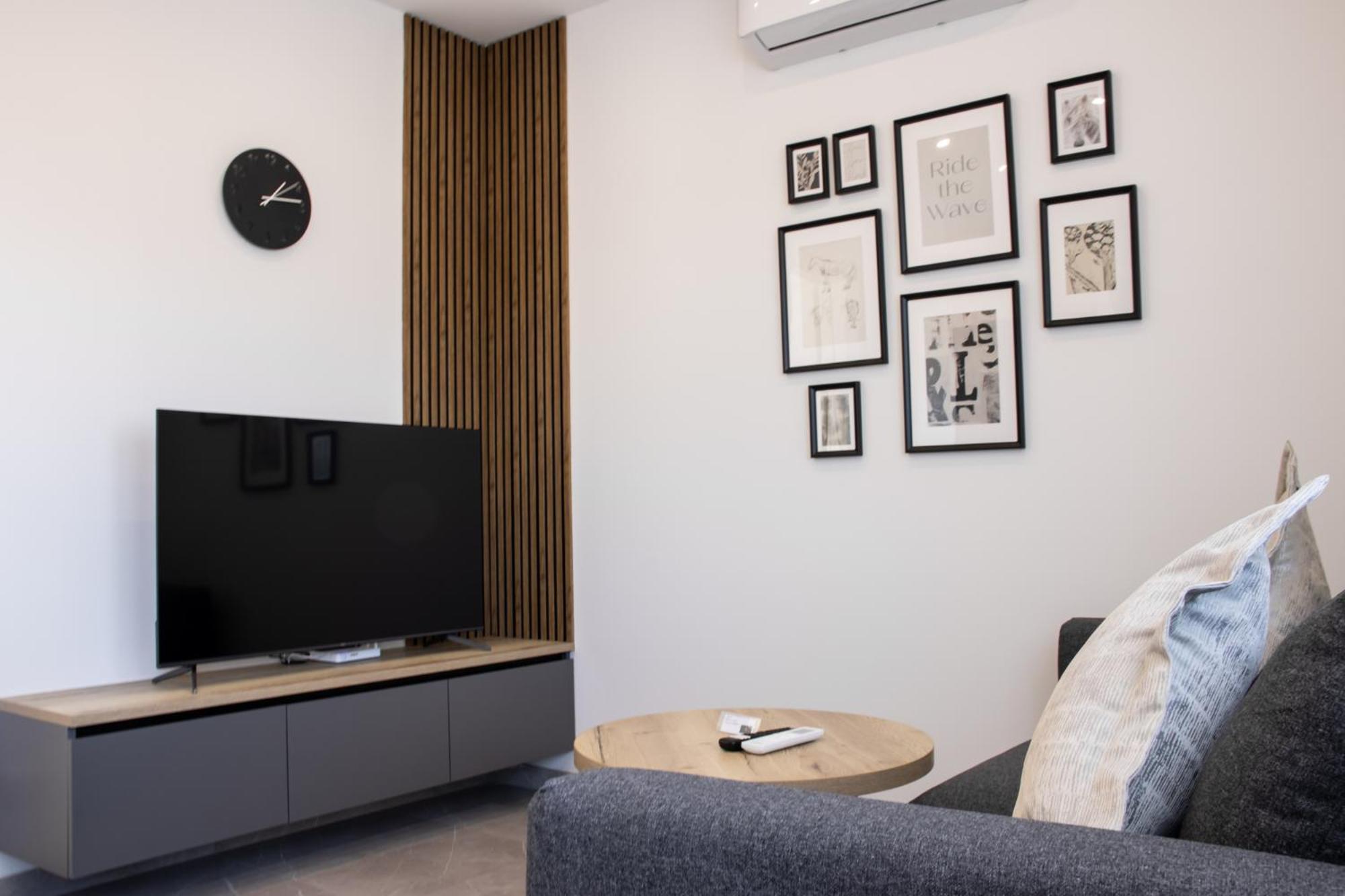 Hugo apartments