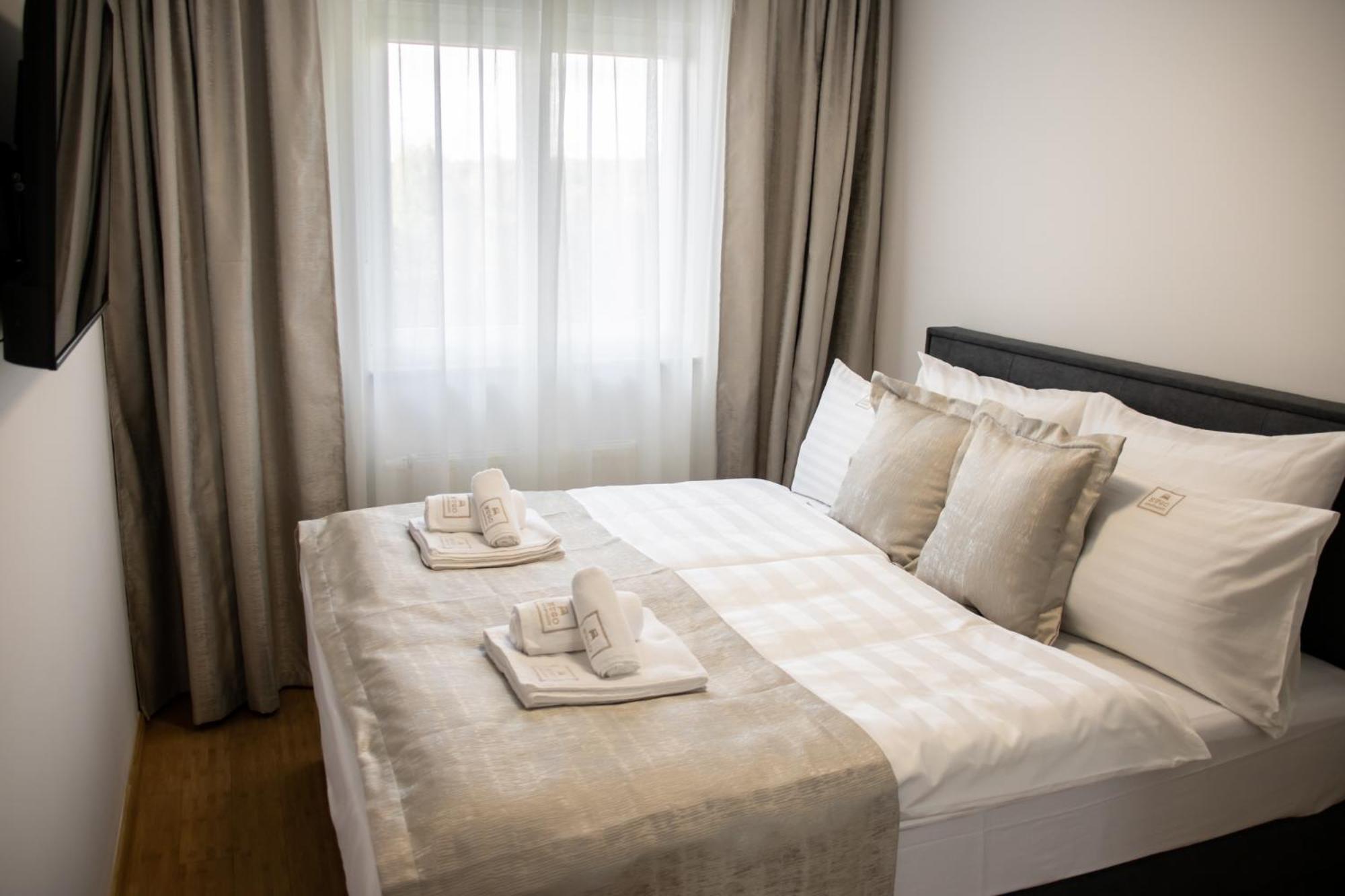 Hugo apartments