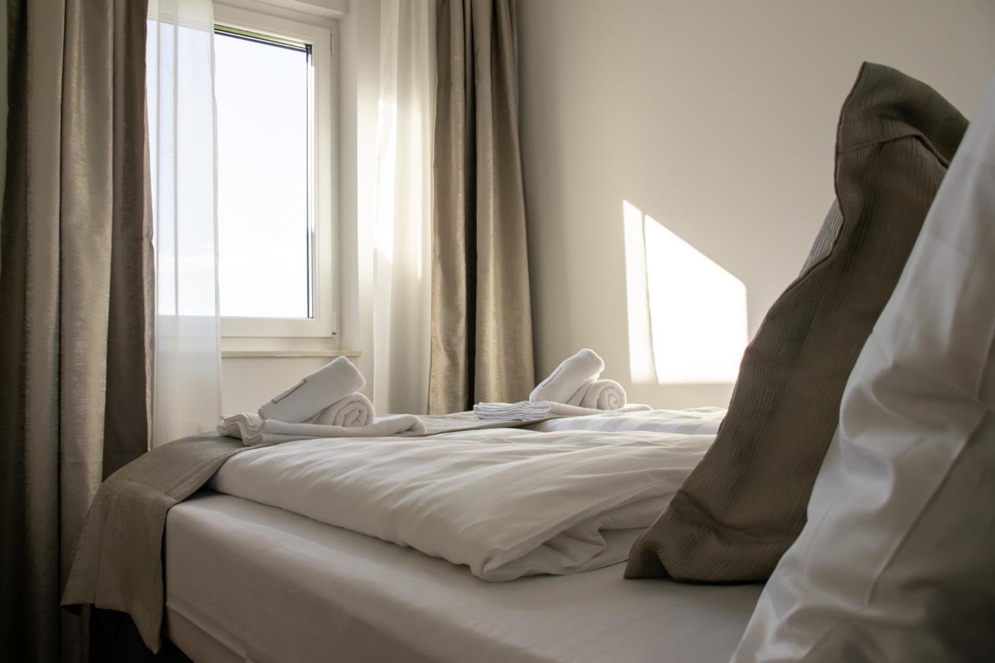 Hugo apartments