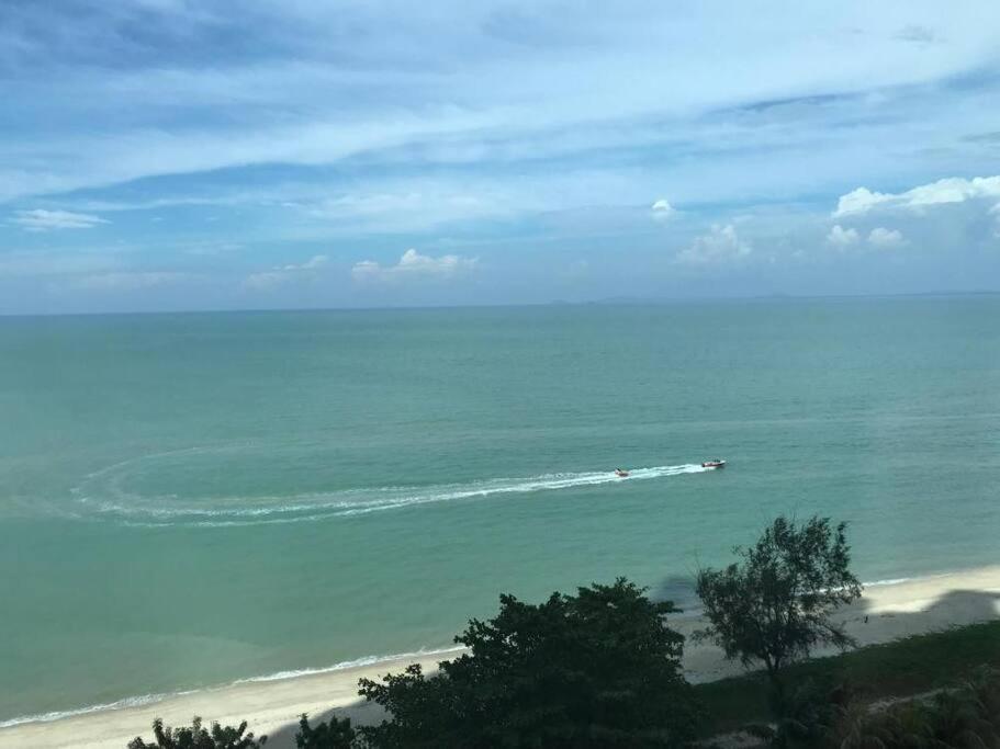 F18 Beachfront Balcony Seaview massage chair condo photo 7