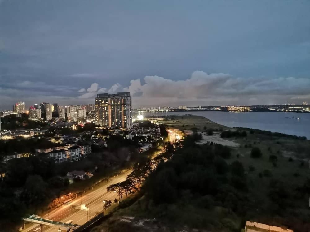Sea View Country Garden Danga bay 3BR By Natol