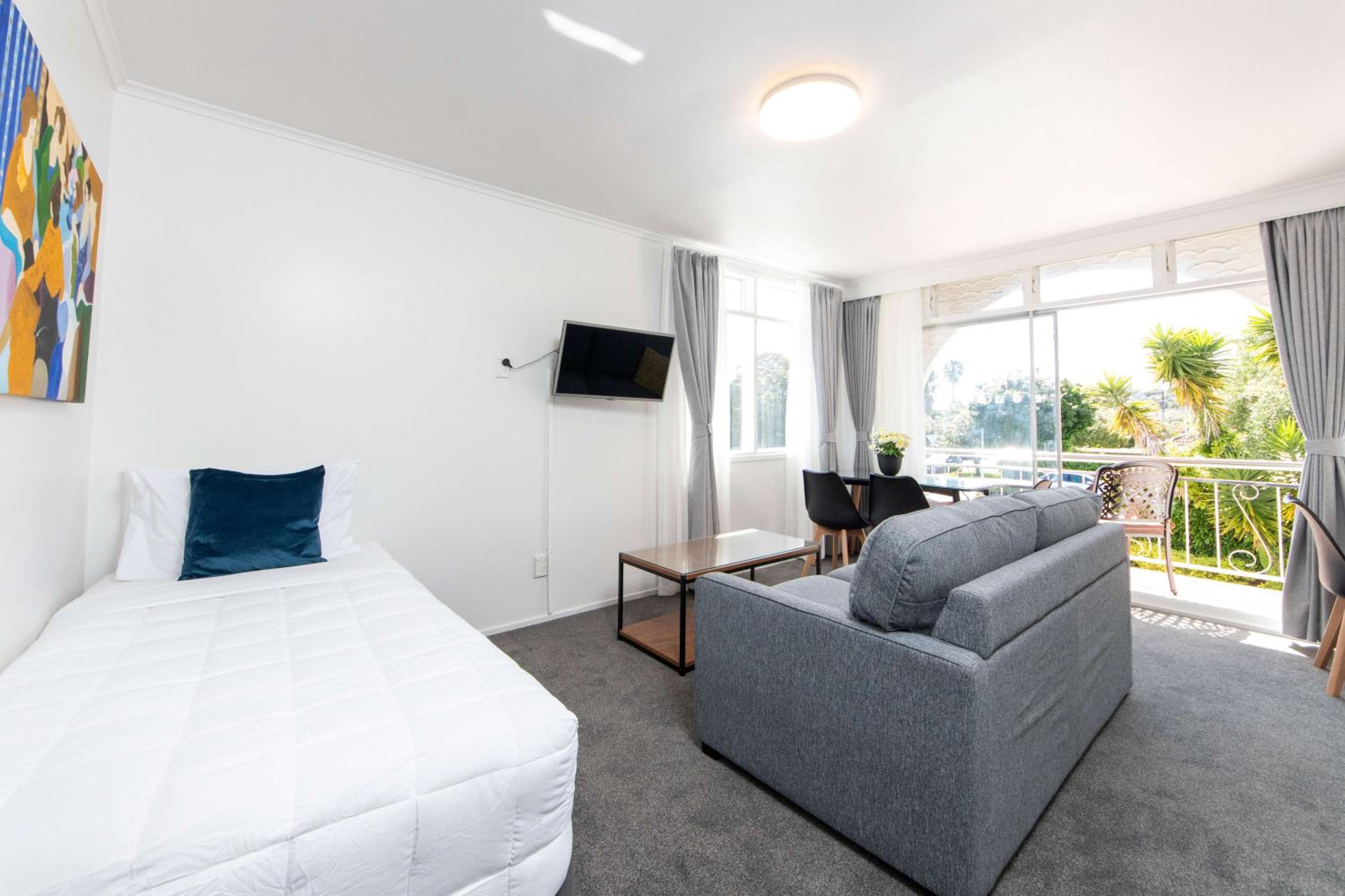 Aarangi Motel