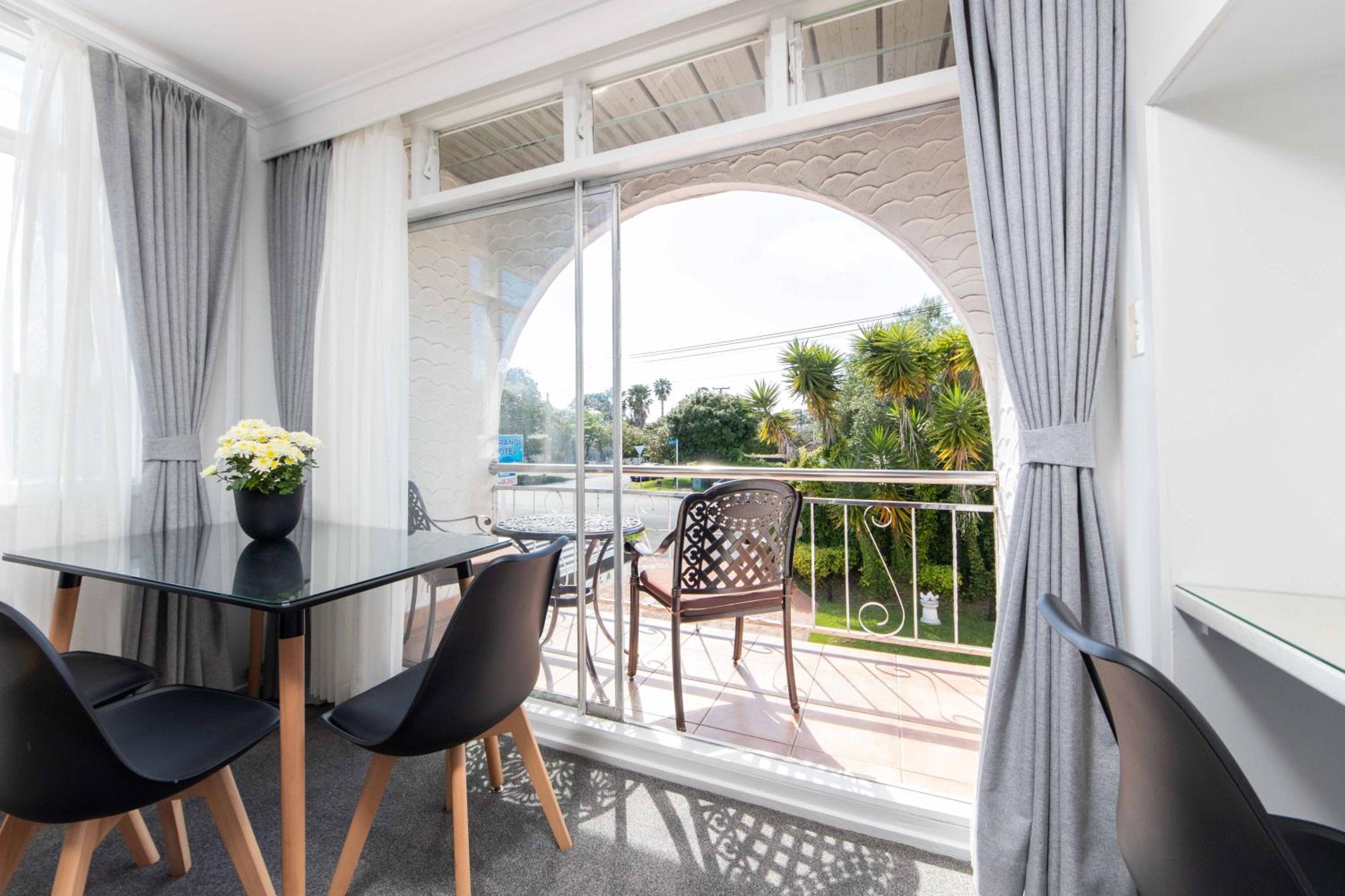 Aarangi Motel
