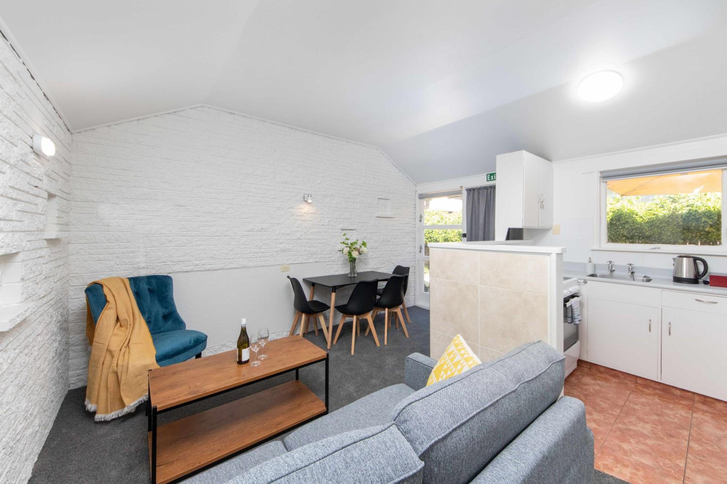 Aarangi Motel