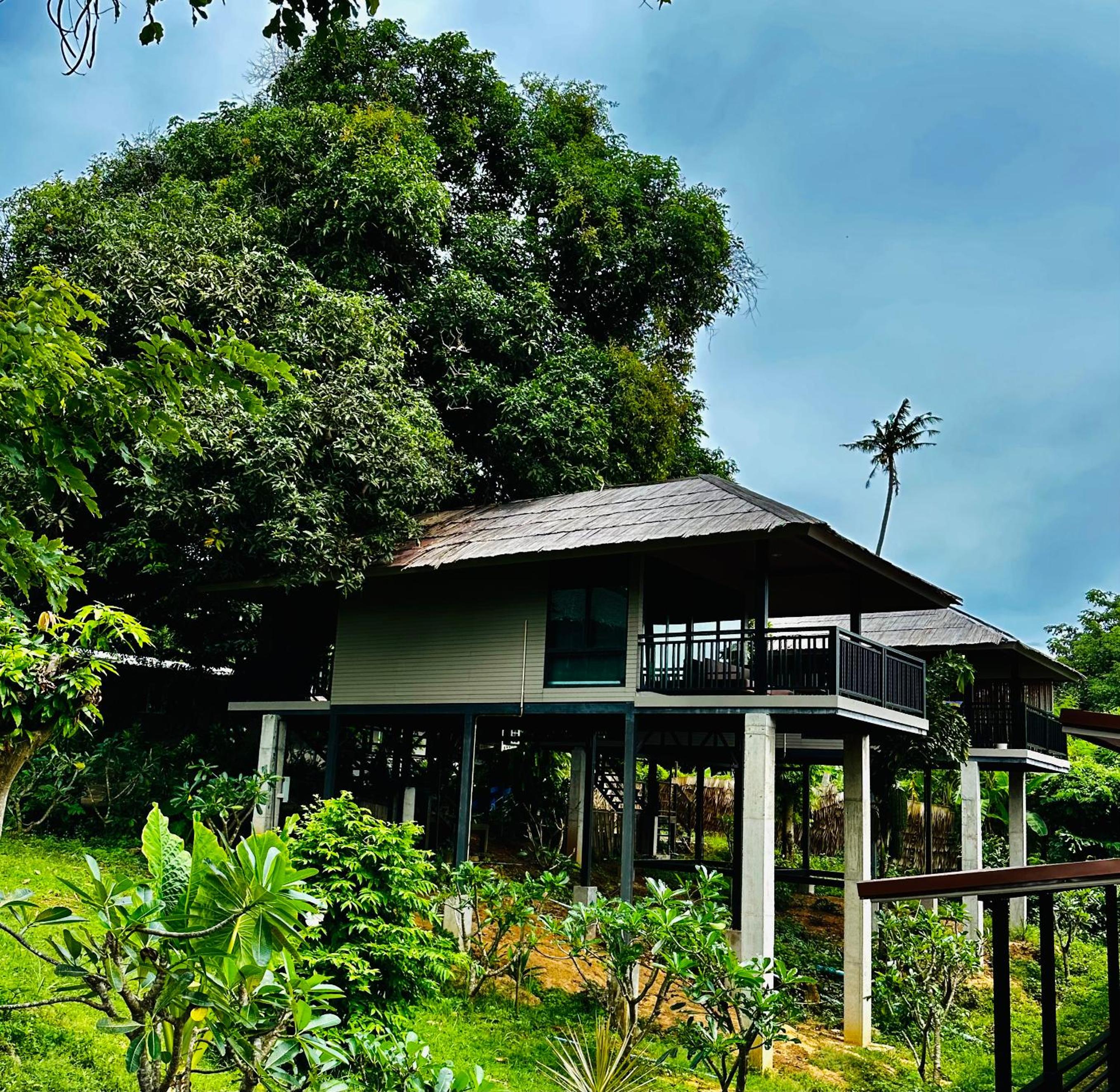 Hotel HIP Seaview Resort @ Phi Phi - Image 1