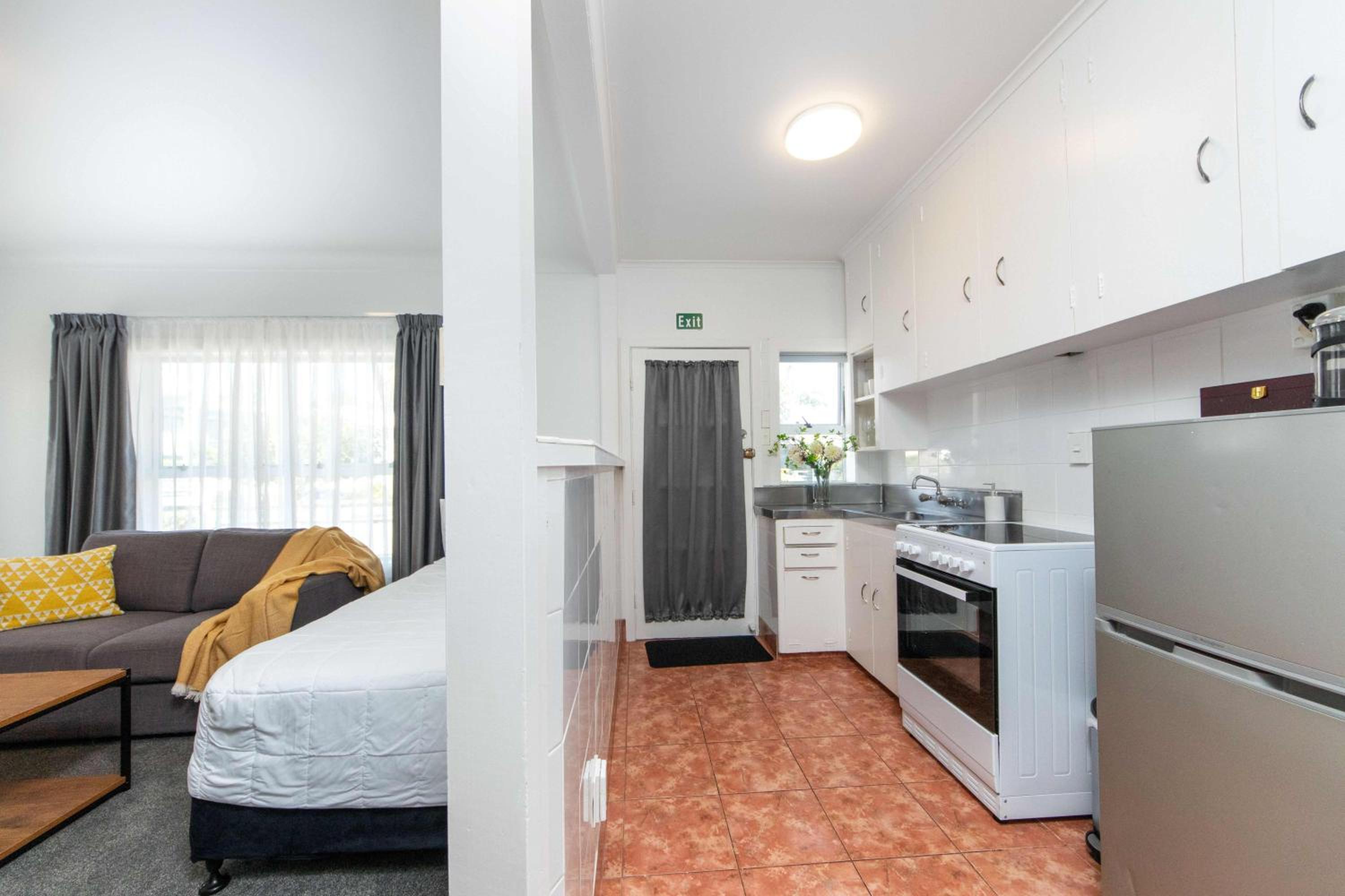 Aarangi Motel