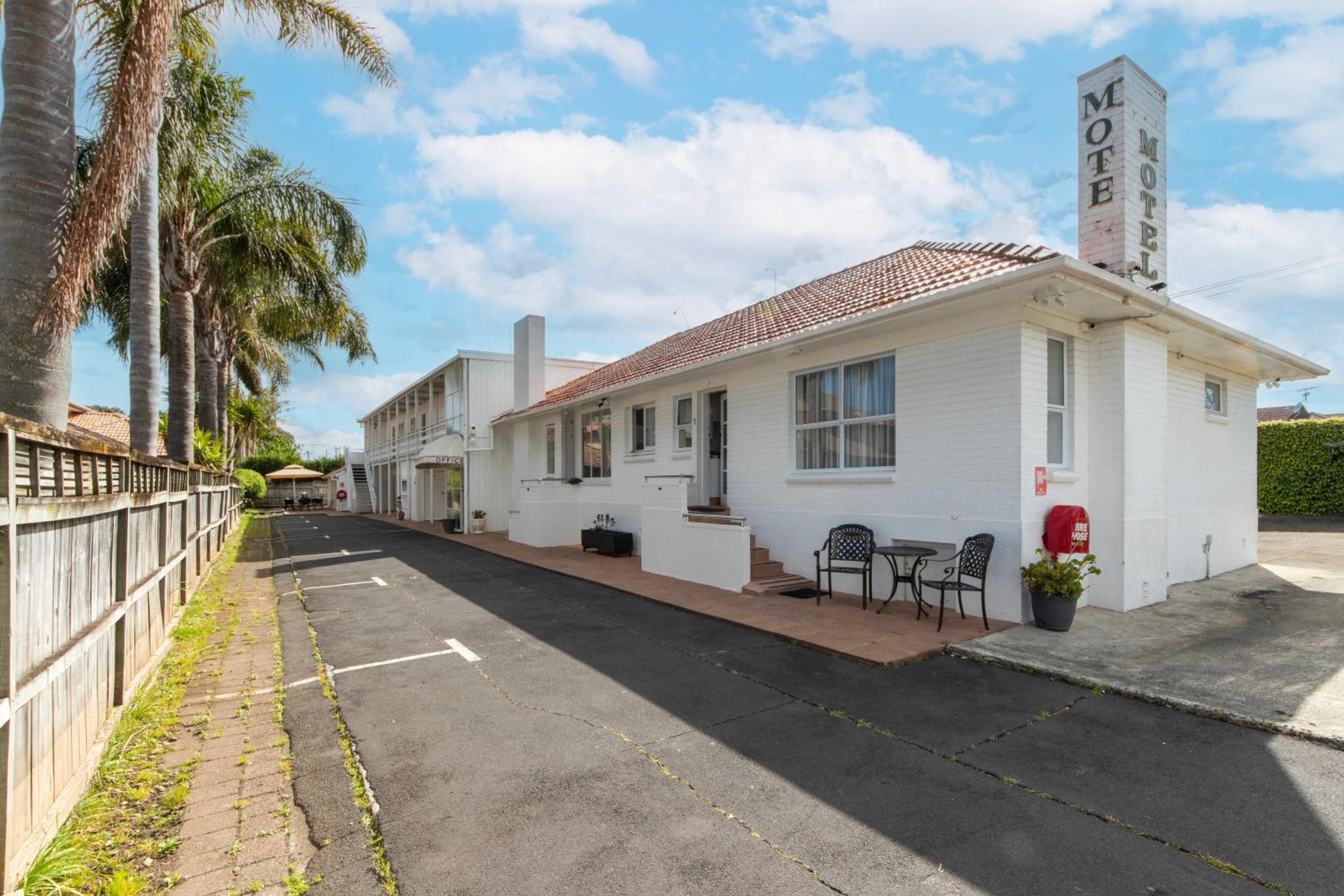 Aarangi Motel