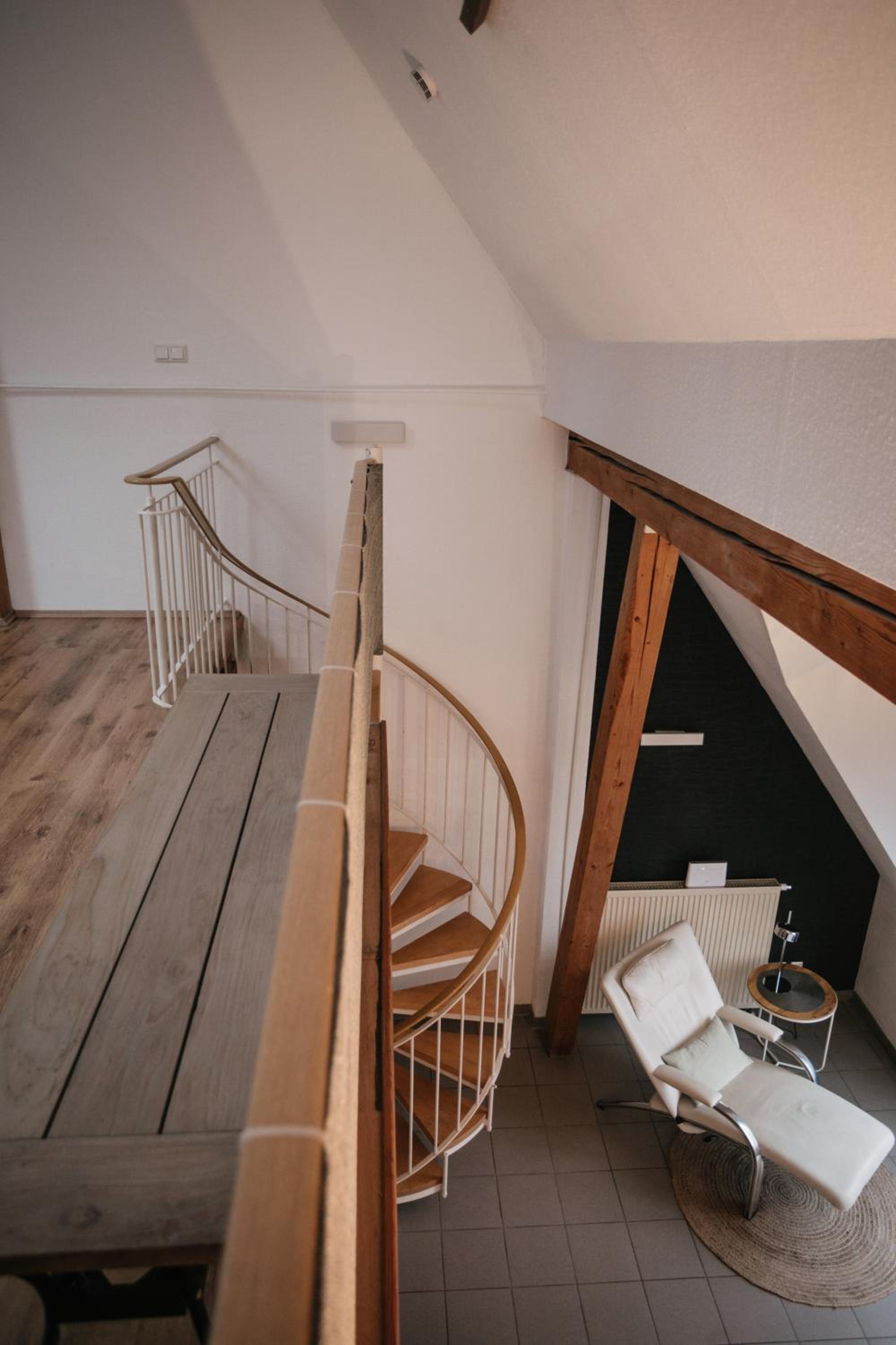 Eigenes Maisonettehaus in idyllischer Lage mit Balkon, Nahe Messe, 24h Self-Check In, Gratis parken view 3