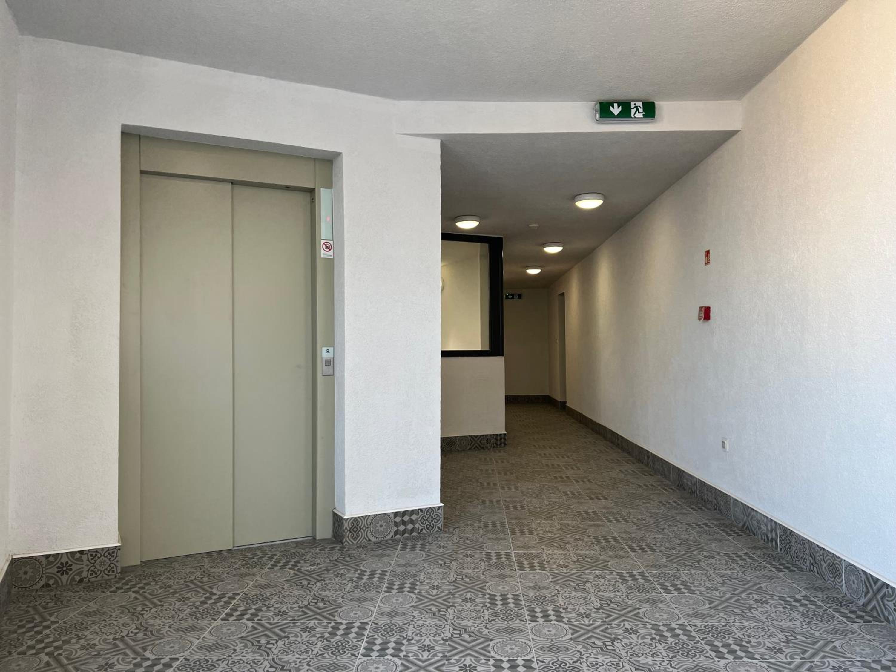 Palace Quarter 2 Peaceful Modern Central Top Floor Apartment
