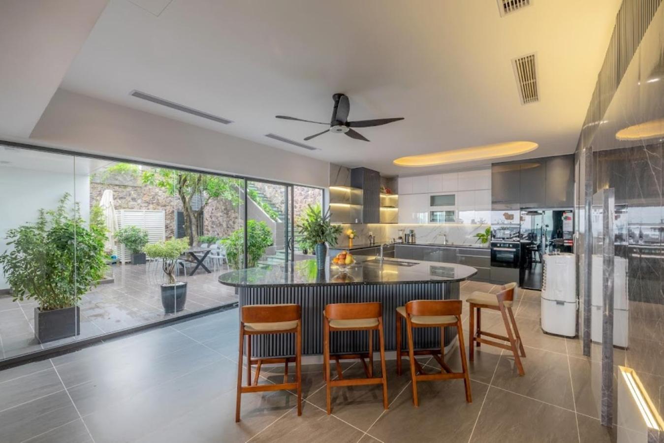 Abogo Ocean Front Villa Nha Trang