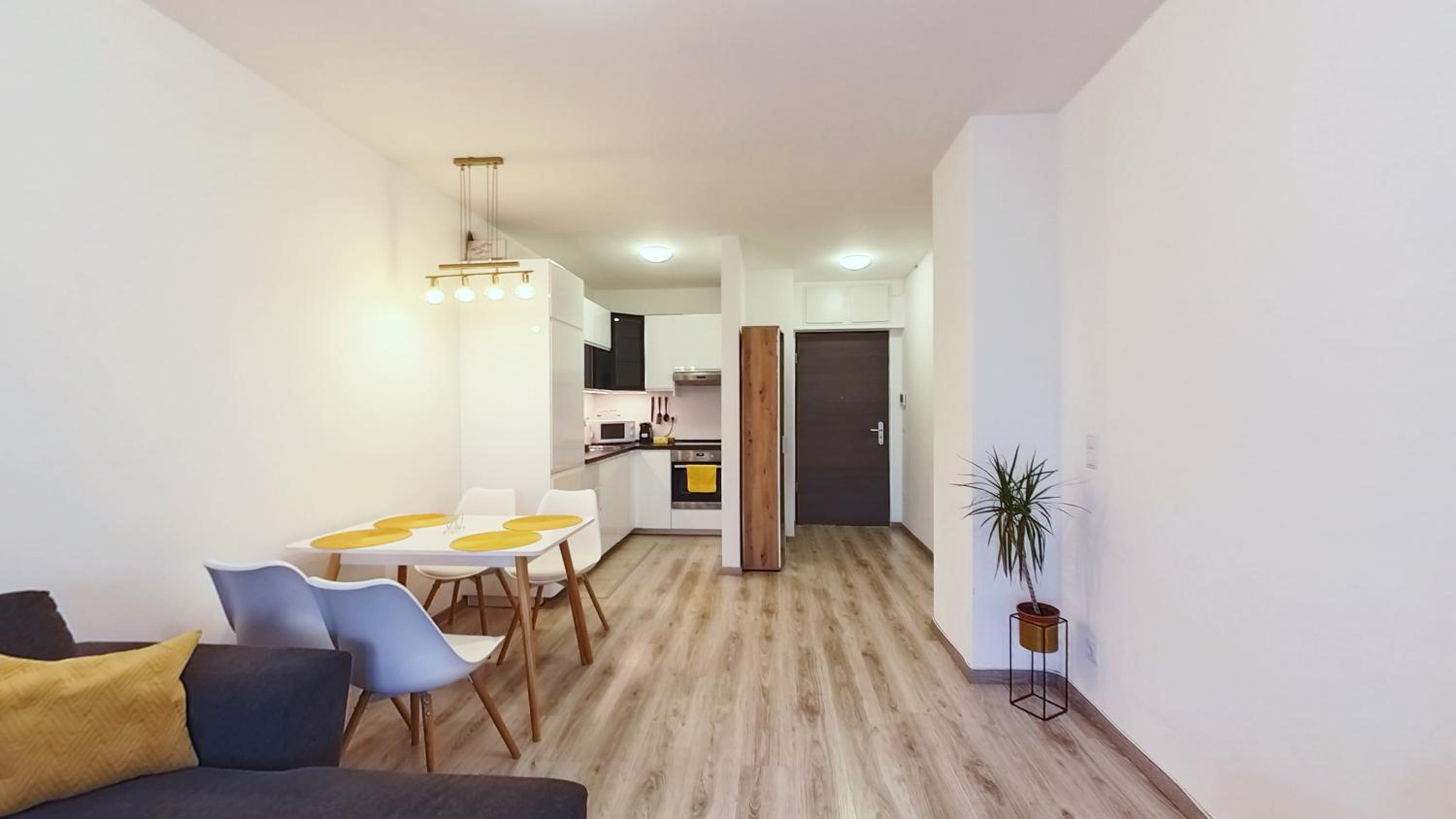 Lovely two rooms apartment view 5